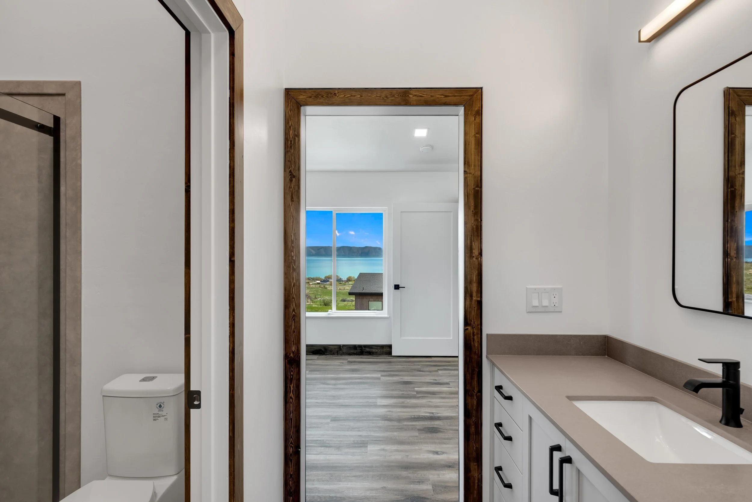 25 12 Country Bear Circle.jpg