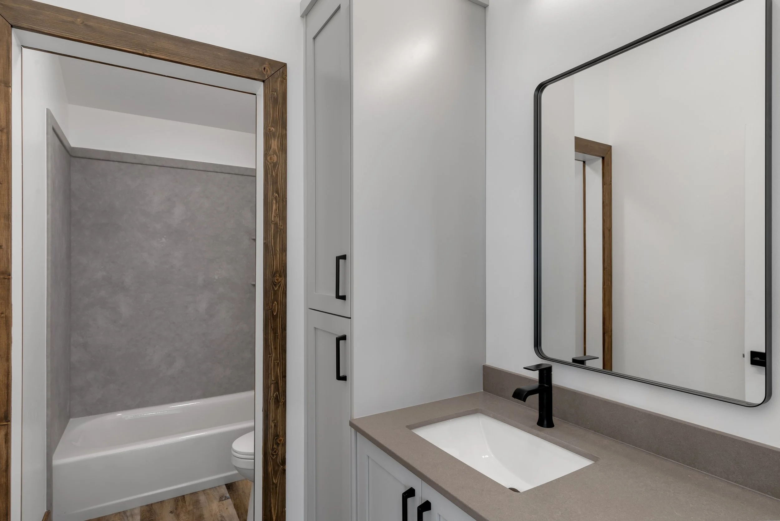 19 12 Country Bear Circle.jpg