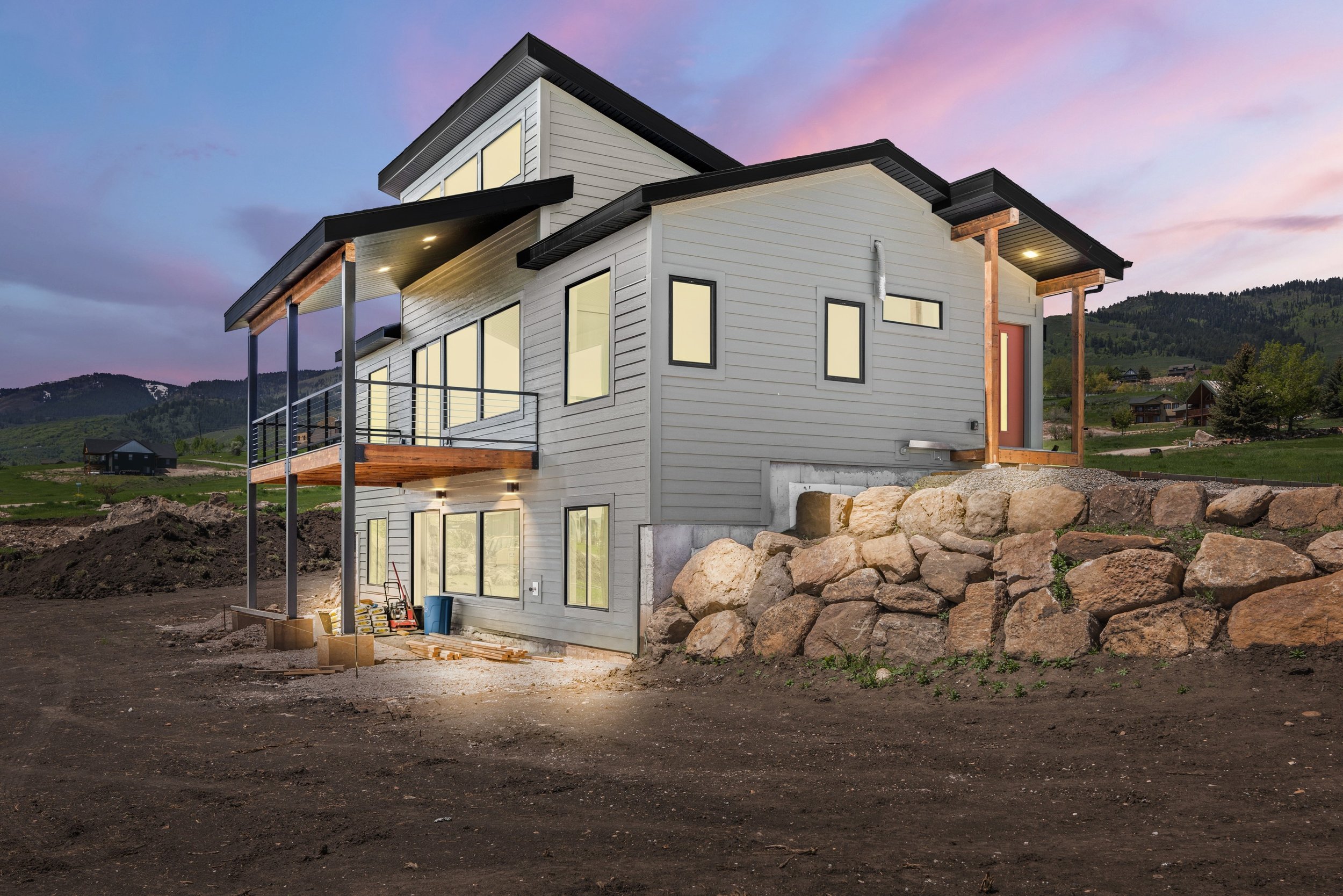 02 717 Loveland Ln.jpg