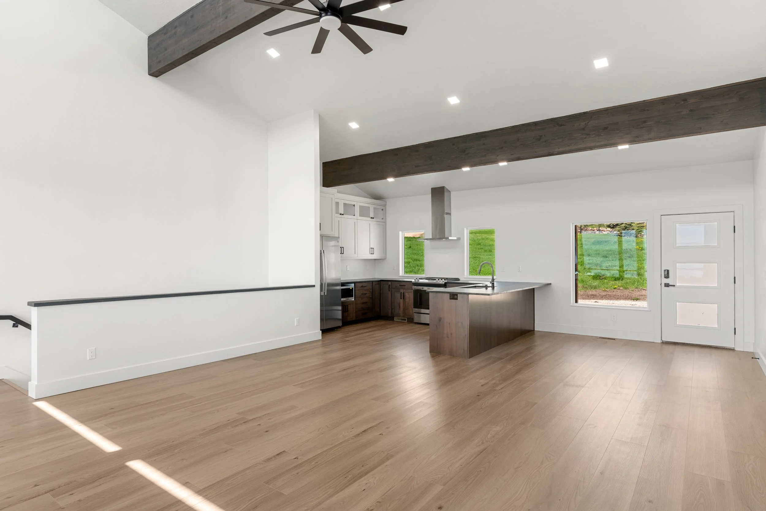 12 717 Loveland Ln.jpg