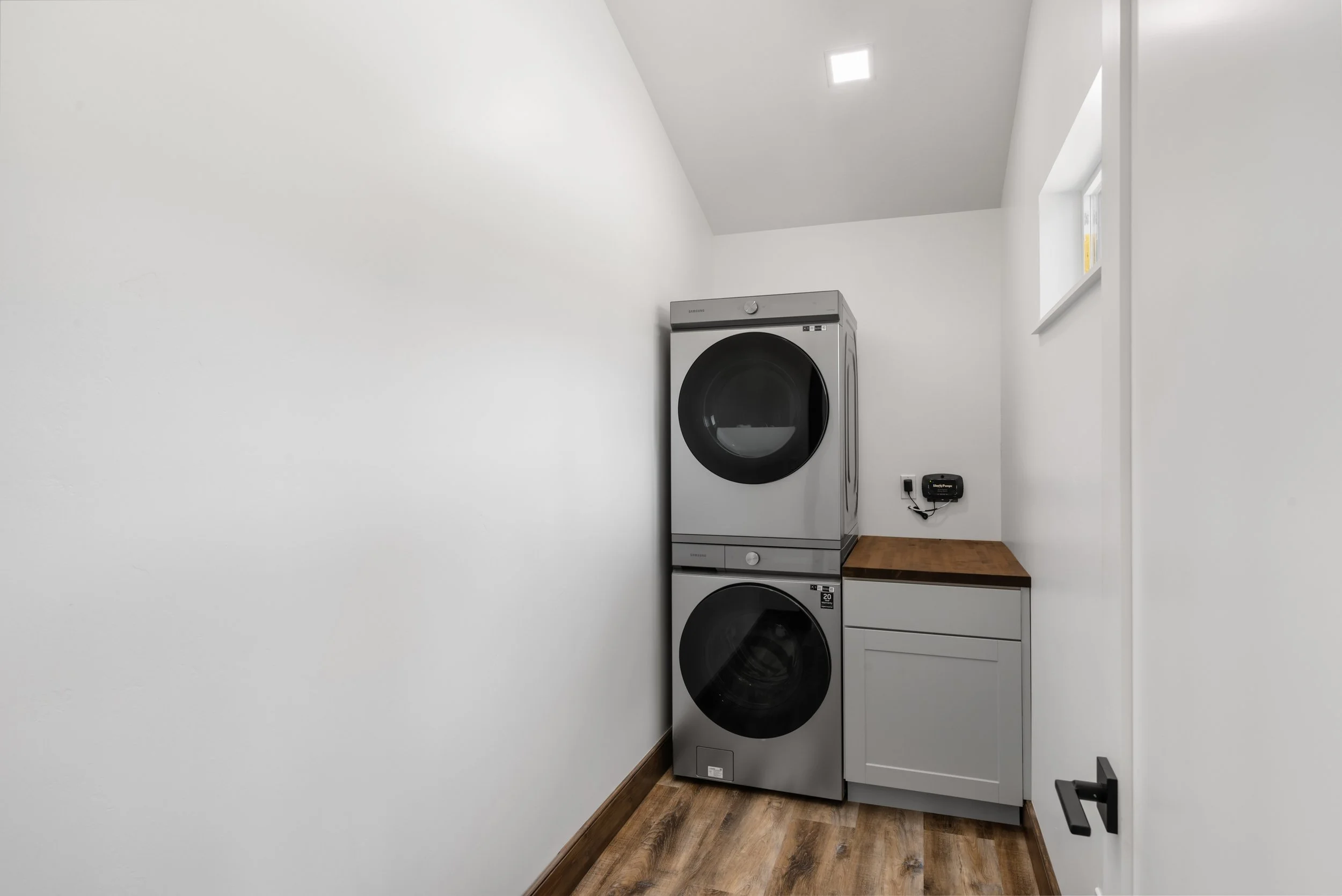 18 12 Country Bear Circle.jpg