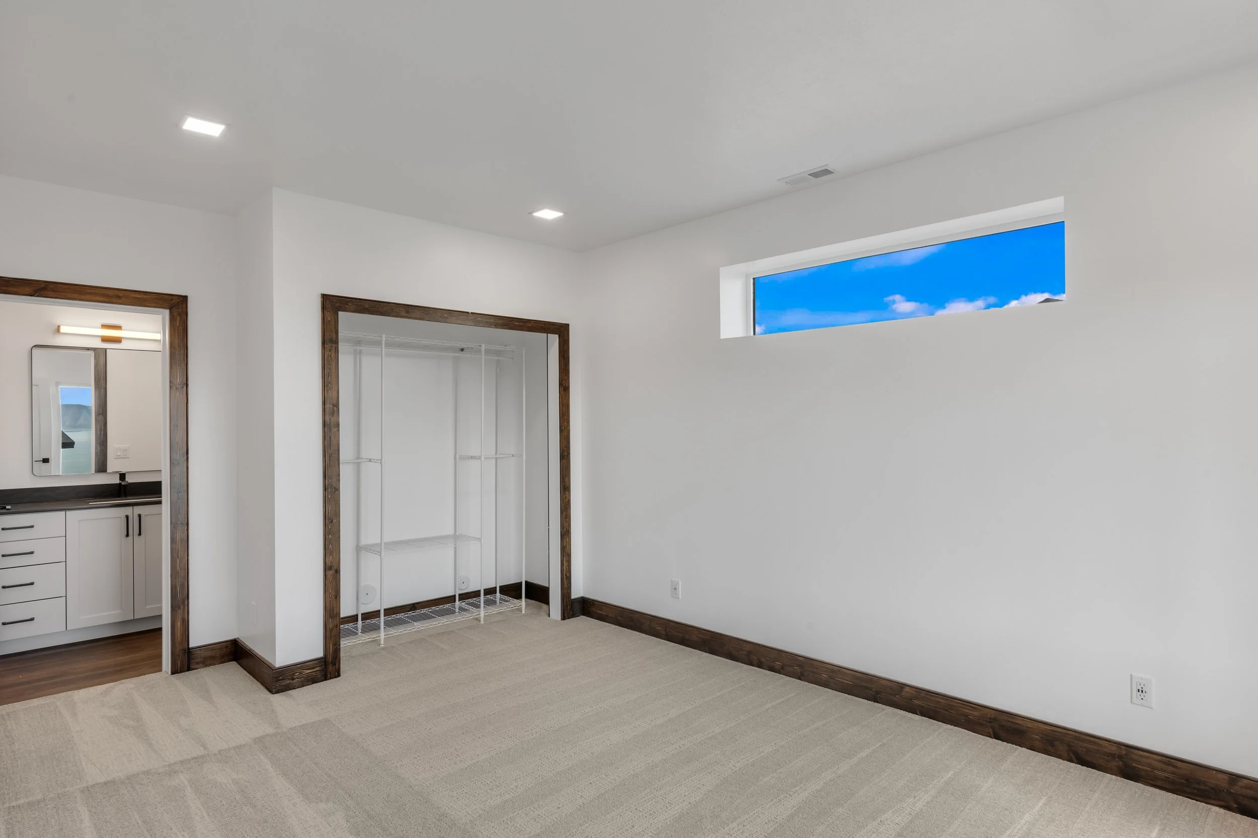 38 12 Country Bear Circle.jpg