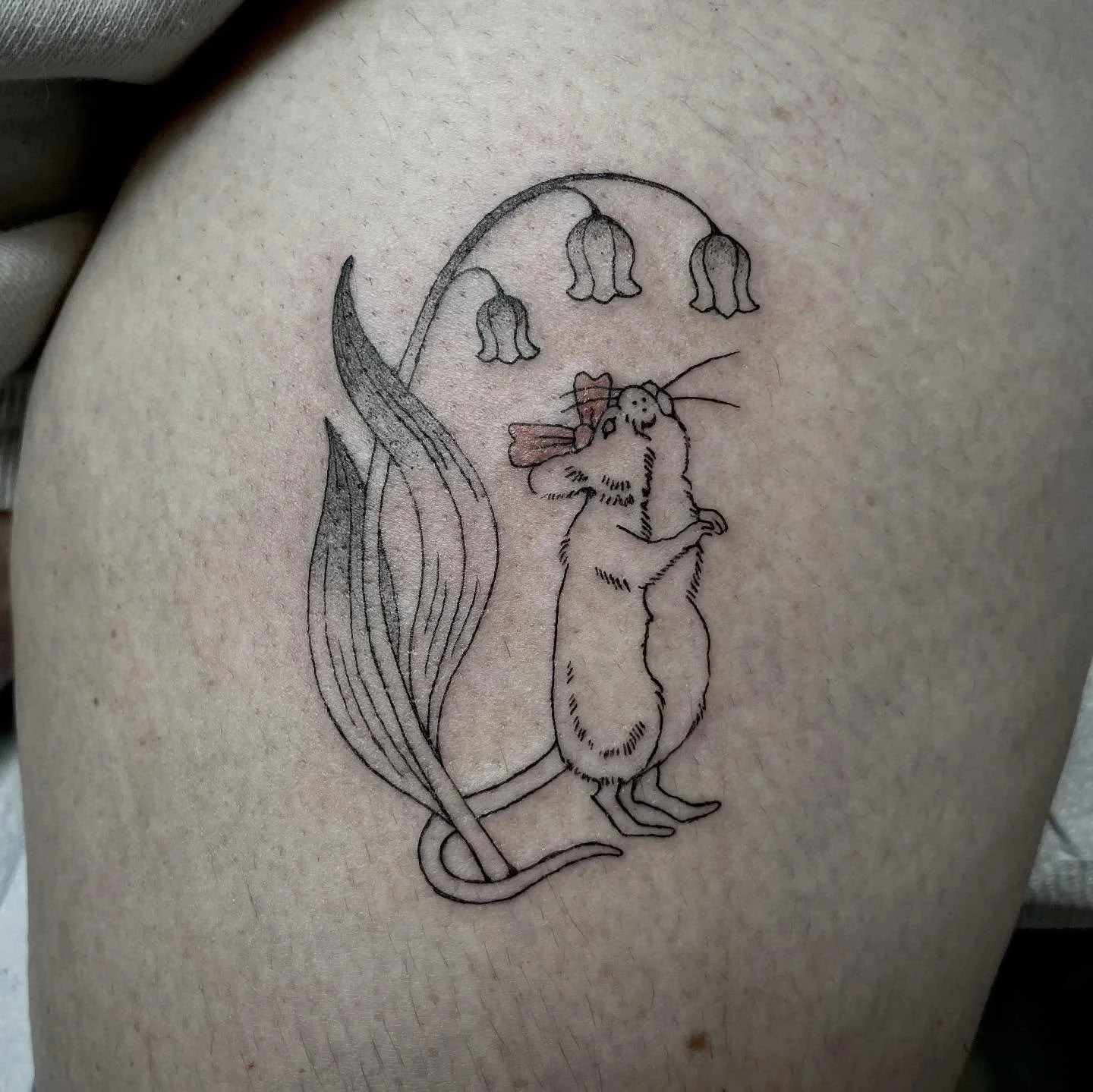 a sweet little mouse on a journey 💕 custom made for my friend. Thank you Megan! 
.
.
.
.
#tattoo #tatu #milwaukeetattoo #wisconsintattooartist #finelinetattoo #smalltattoo #mousetattoo #linework #drawing #bishoprotary #tattooist