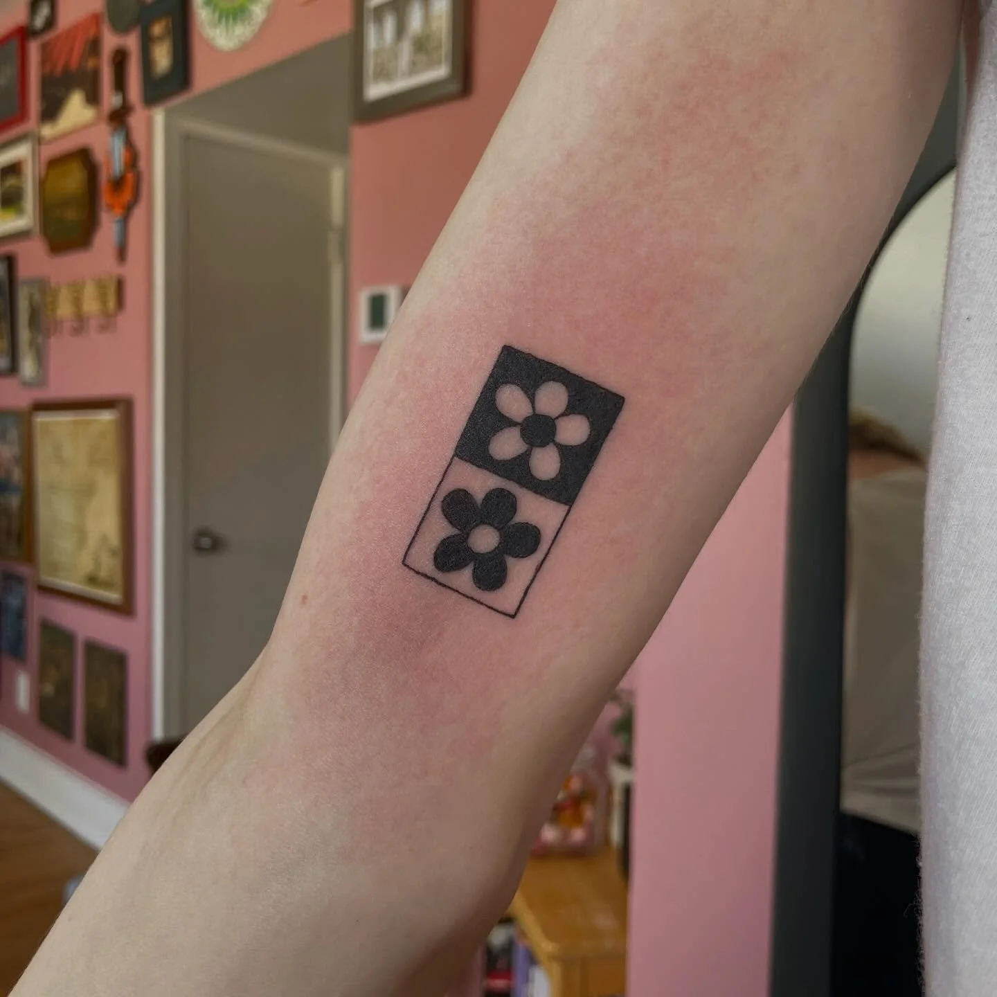 some pics from Friday the 13th at @riverwesttattooco . Had an amazing time tattooing a bunch of cuties on a bunch of cuties. shoutout to @momma_bear2.0 for bringing me fresh eggs from their farm . i love this tattoo life and meeting all of you 🫶 war