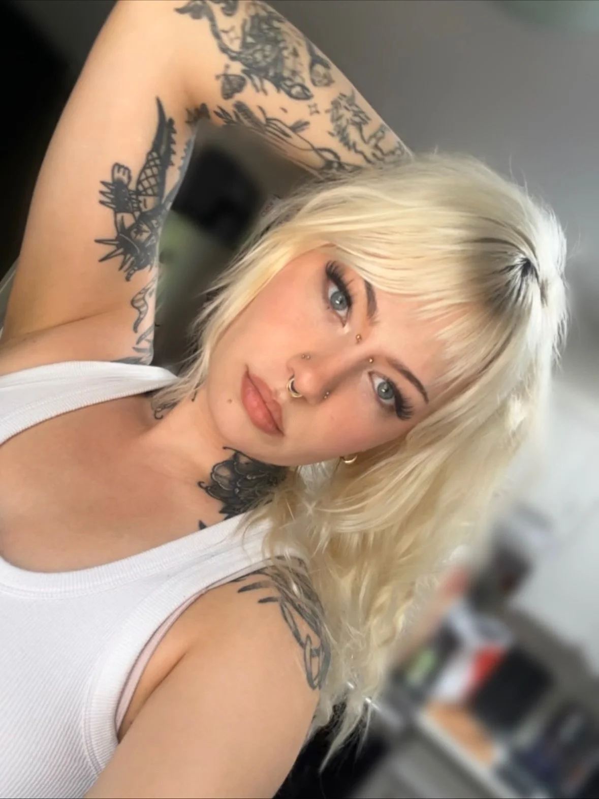 Its the time of year for my one (1) annual selfie to put a face to the art 🫡