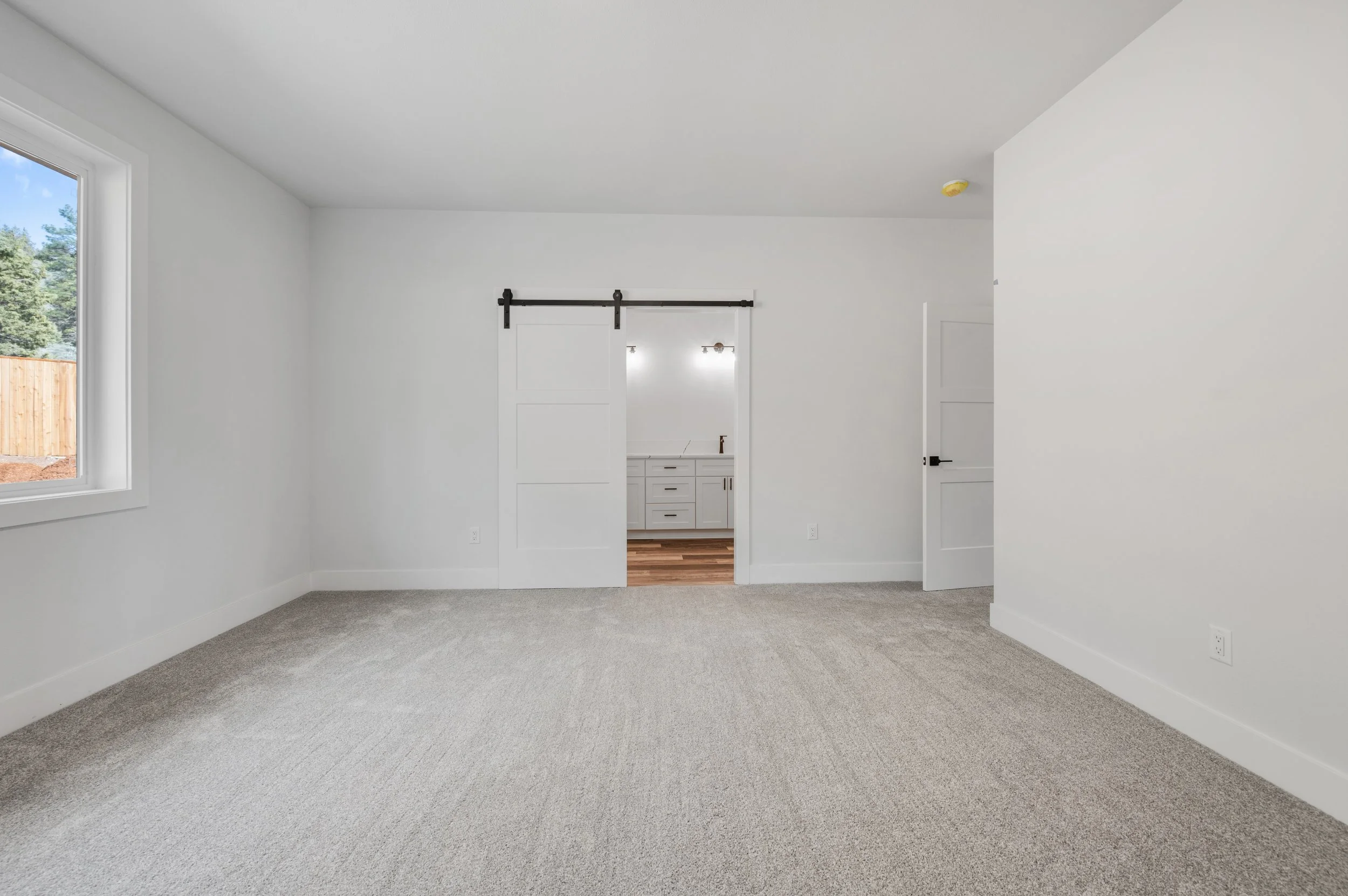 master suite 1_1710sf_RealSavi_KlamathFalls_newbuild.jpg
