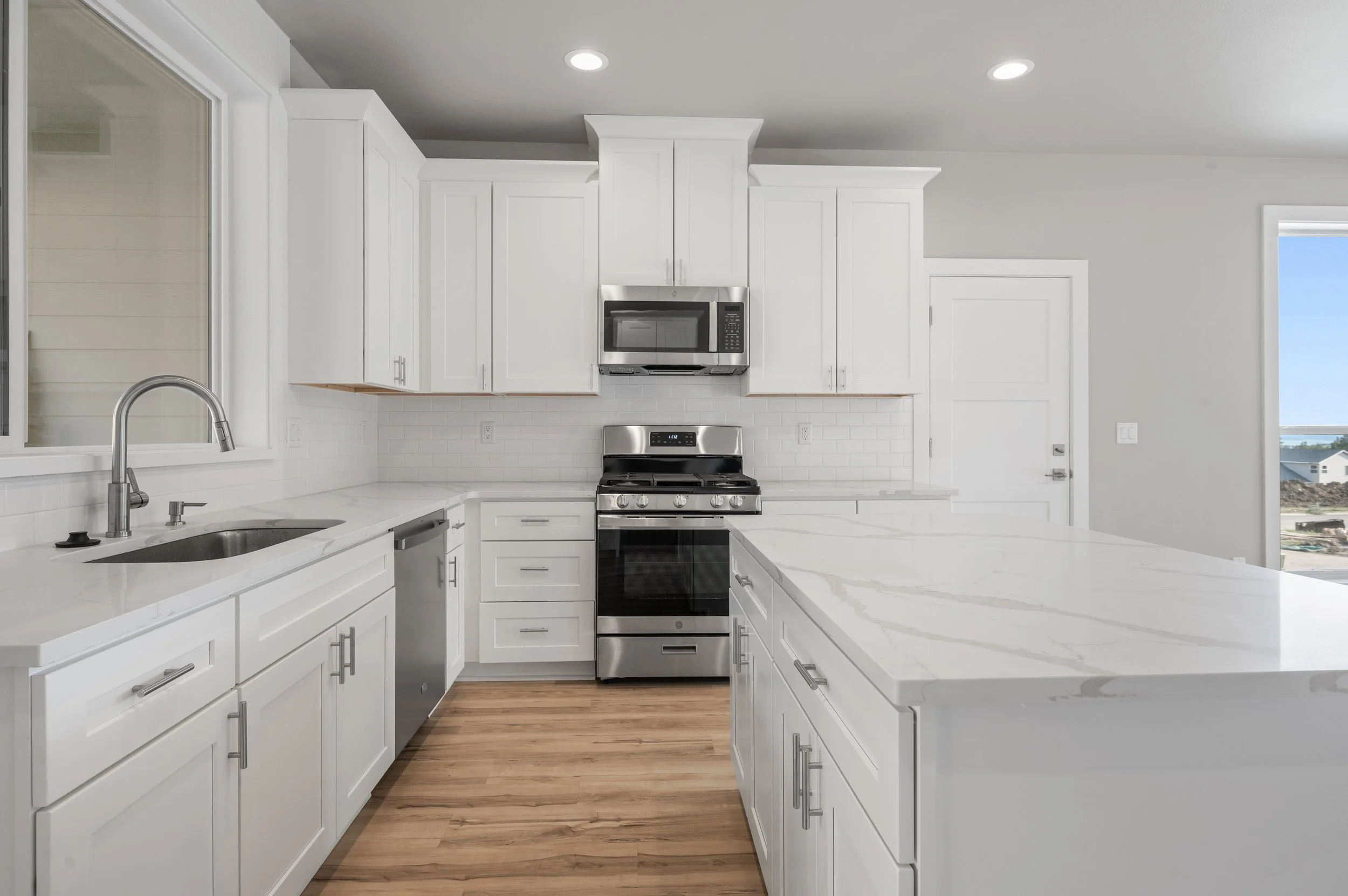 kitchen 3_1125sf_RealSavi_KlamathFalls_newbuild.jpg