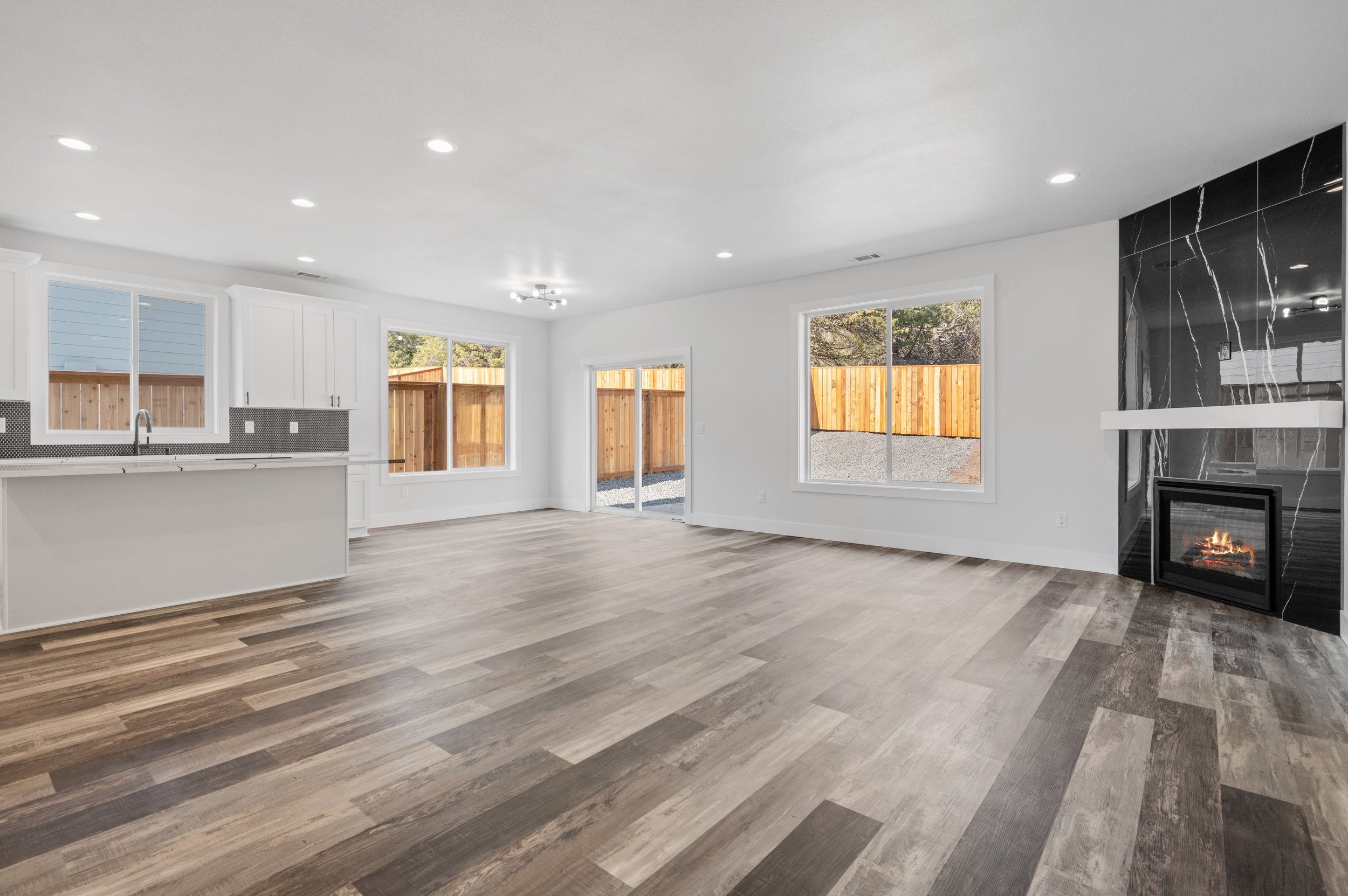 great room_1710sf_RealSavi_KlamathFalls_newbuild.jpg
