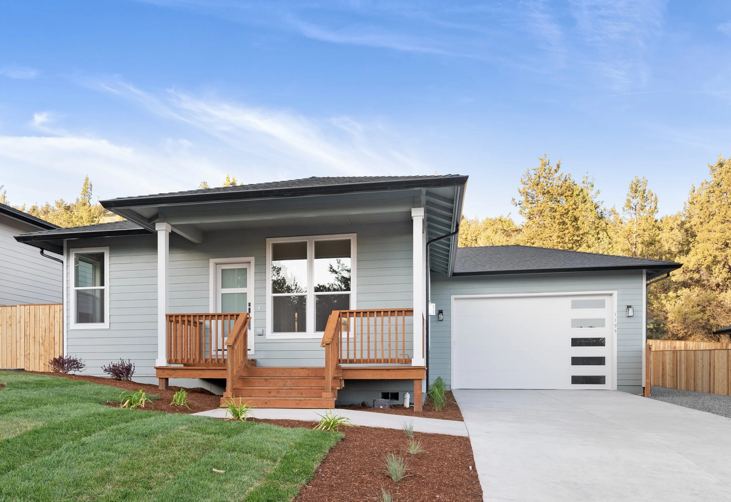 exterior 1_1125sf_RealSavi_KlamathFalls_newbuild.jpg