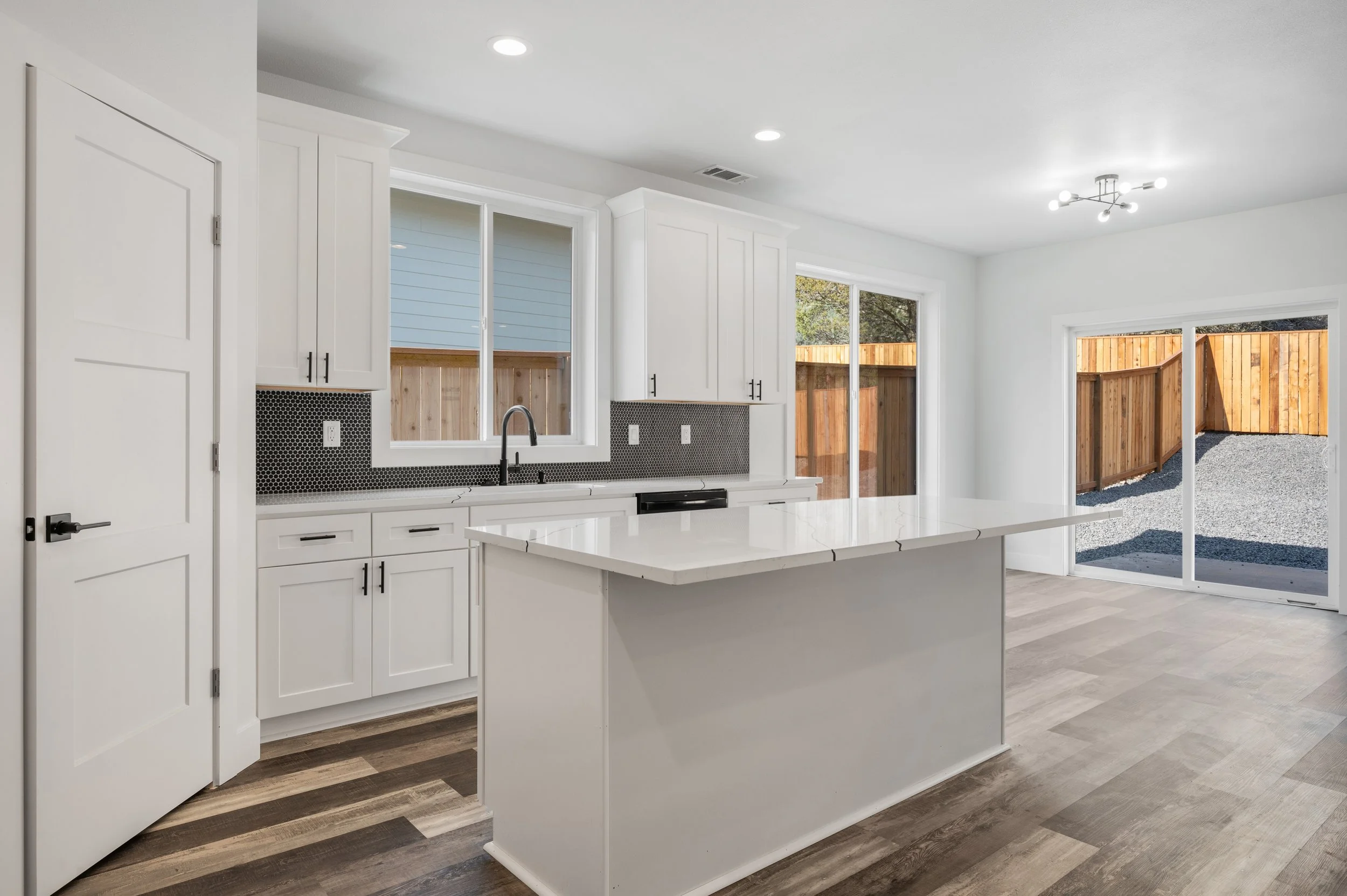 kitchen 2_1710sf_RealSavi_KlamathFalls_newbuild.jpg