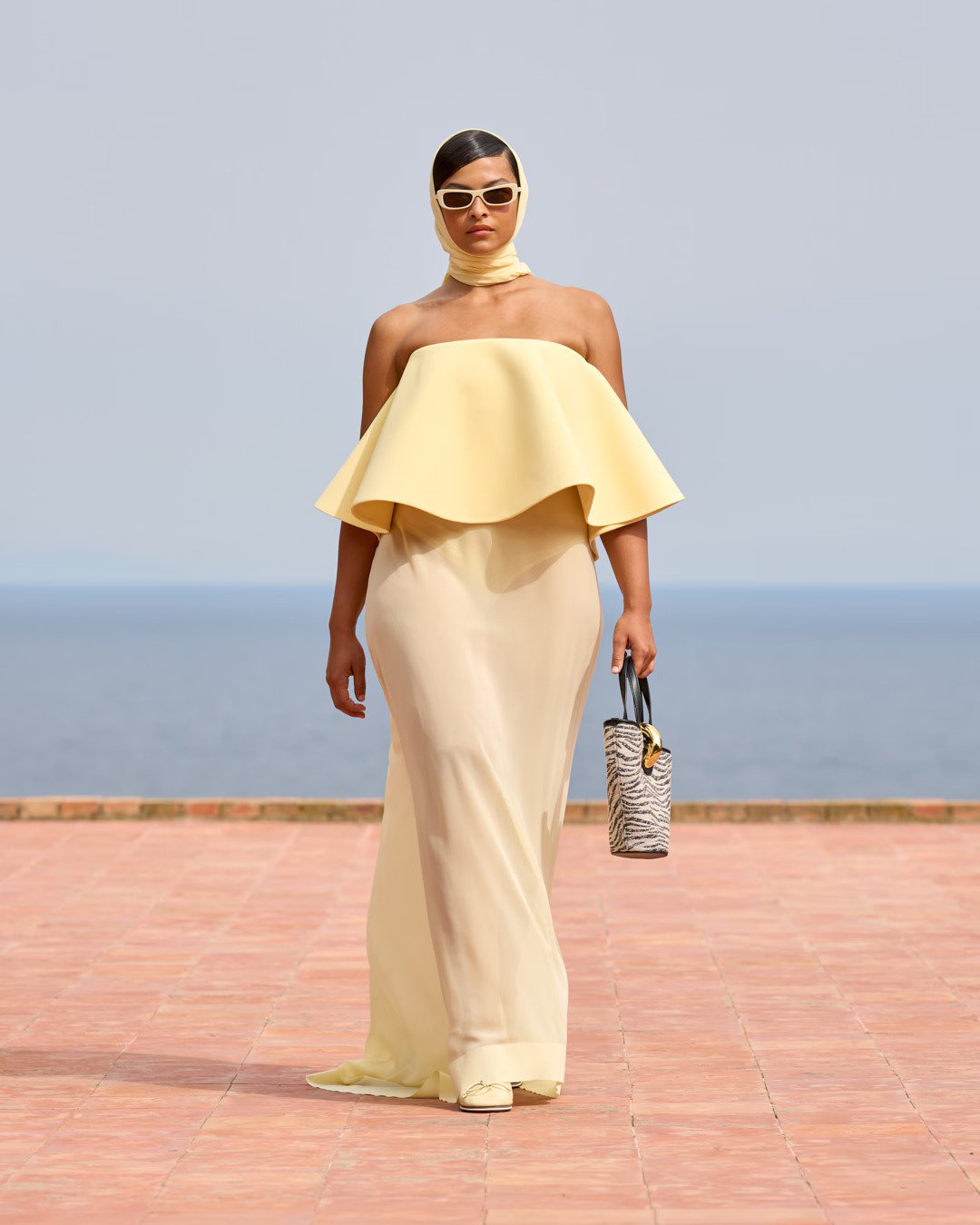 Jacquemus La Casa Look 4x5 09 NO LOGO.jpg