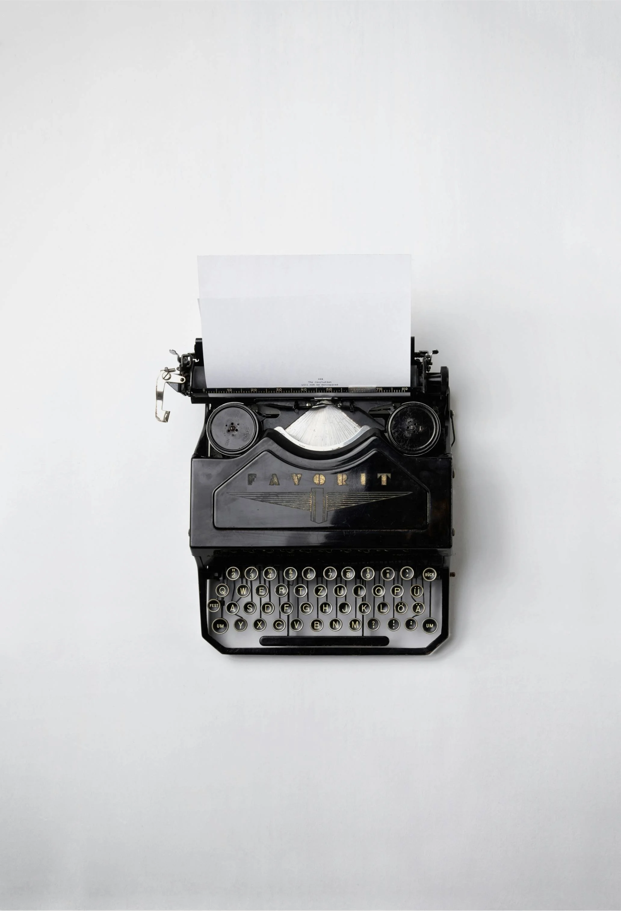 image of an old typewriter