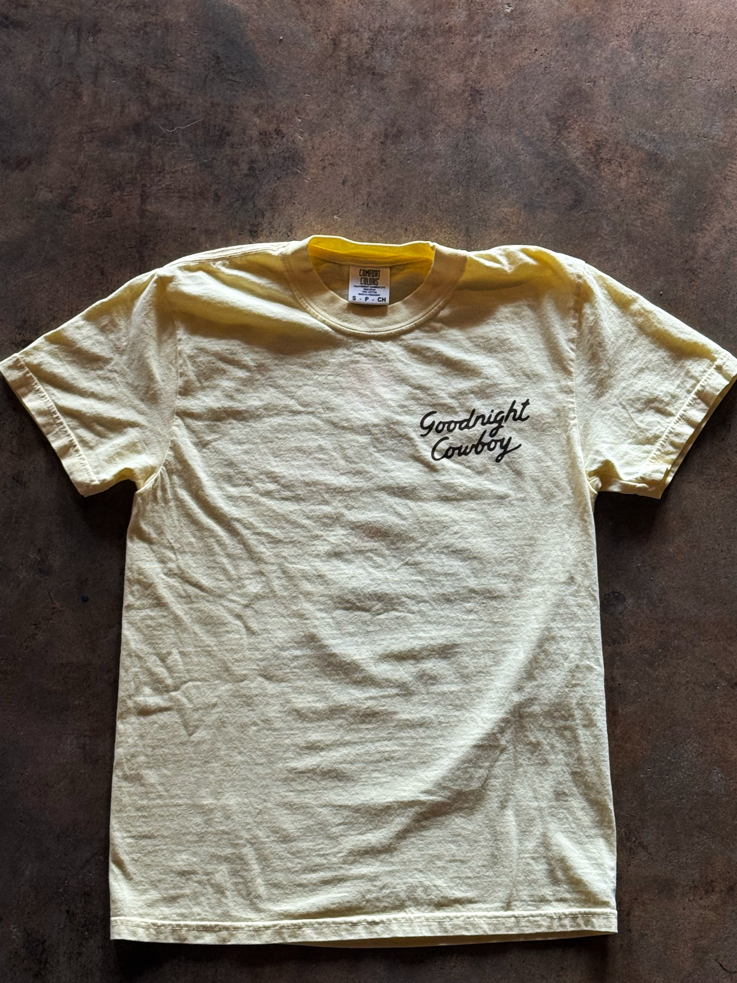 Front of yellow shirt.png