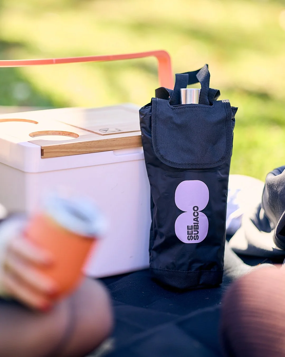 The long weekend is here! ☀️
Soak up the vibes at Market Square Park with a good book and @whiskcreamery in hand.
Plan your itinerary with @seesubiaco 
#SeeSubiaco