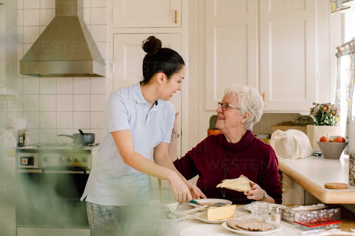 In-Home Senior Care in Greenwood, Indiana: A Personalized Alternative to Assisted Living