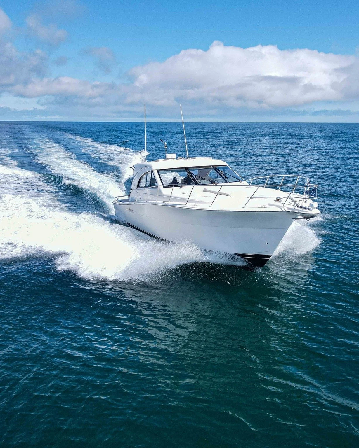 Life on the Water - Tips⚠️
Know the sea breeze pattern and aim to be heading home before it peaks. Summer timing is everything in WA.
#perthboatshow #perthboating #perthlifestyle #perthboats #perthfishing #perthoutdoors #boatingindustry #marineindust