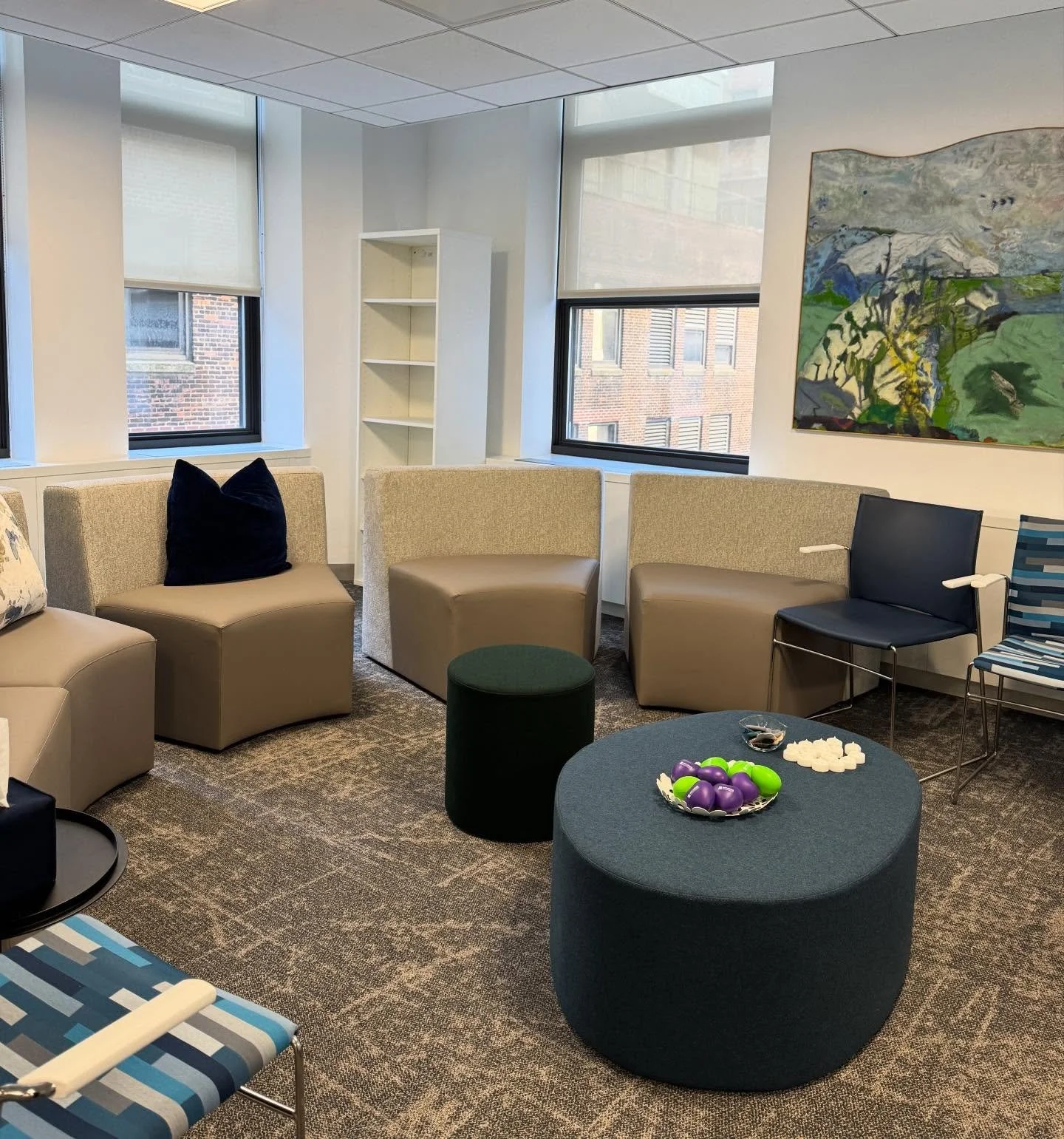 Had such a lovely visit today at the beautiful, new @ourhousegrief in NYC! Originally from LA, this volunteer-led support center offers instrumental grief groups for grievers of many ages and relationships. I look forward to continuing my partnership
