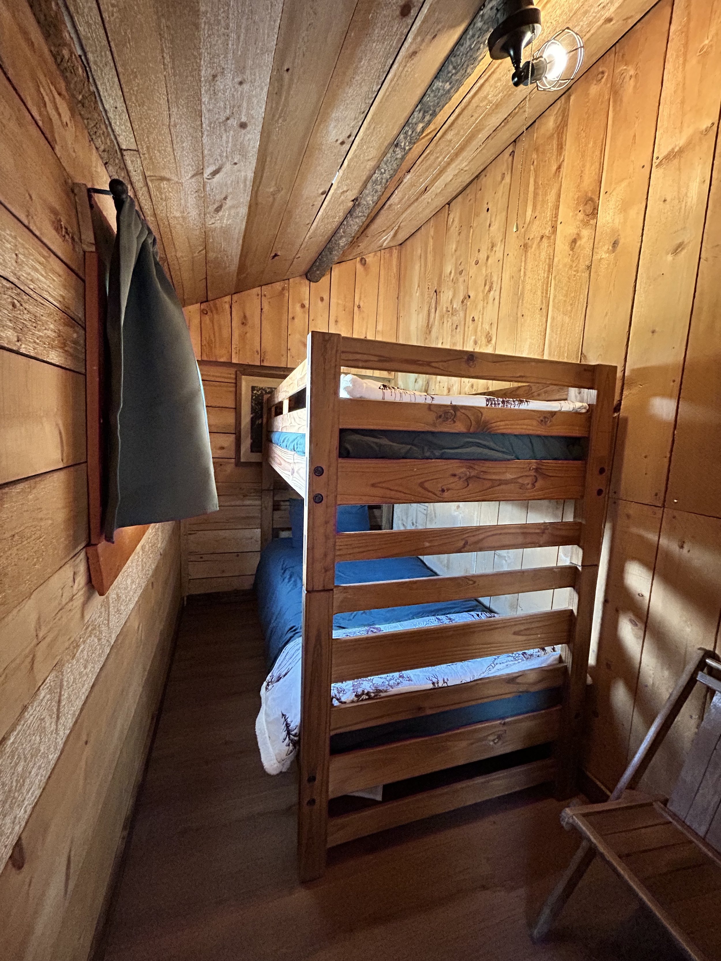 Cabin #5 - Bedroom 2 with bunk beds