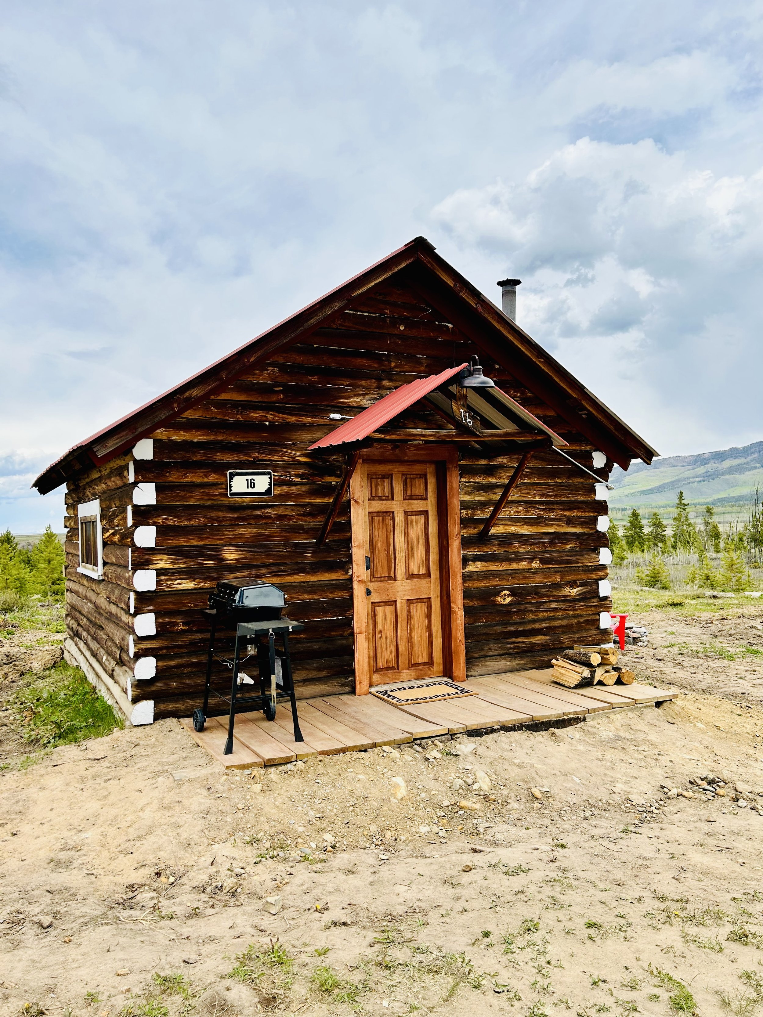 Red Roof Cabin Exterior (Cabin 16)