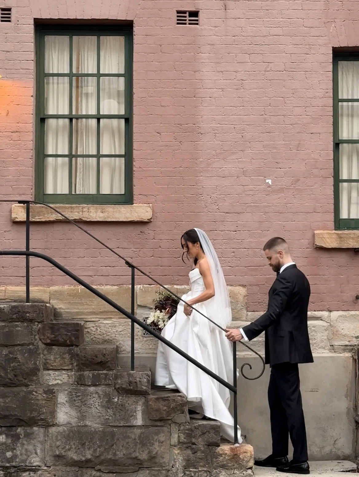 Wandering through city streets with Bianca &amp; Simon 🍸

Photographer @kolminphotography 
Content @madelineanne_creator 
Venue @watersedgeatcampbellsstores @watersedgeweddingsandevents 
Coordinator @vowandvisionweddings 
Florals @fiorella.atelier 
