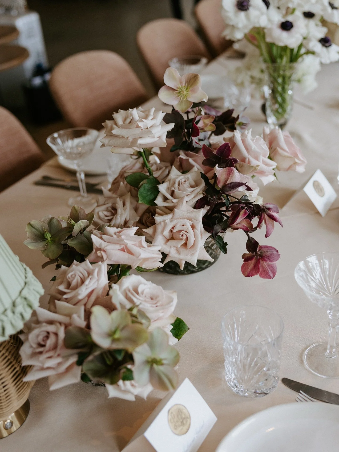 No one will ever convince me that flowers are not everything 💛

From Ladies Lunch 2025 at @mimis.sydney, captured for @belinda_thecuratedlife_ 

Sydney photography. Styling event photography. Wedding photographer.