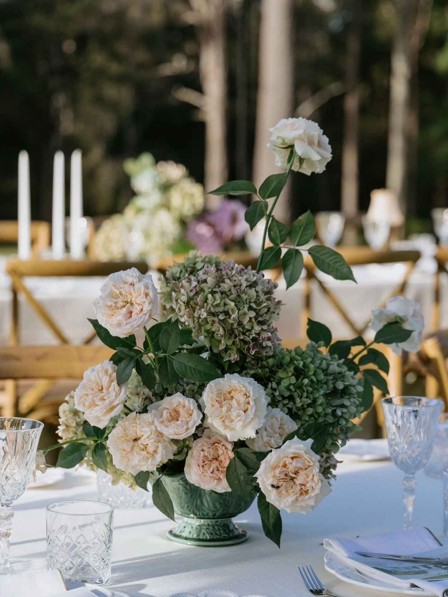 When centrepiece means piece of art // floral artistry by @by.mag.nolia 🤍

Florals @by.mag.nolia 
Planner &amp; stylist @paloma.eventco 
Venue @worrowing 

Sydney brand content. Brand content creation. Sydney styling photography. Sydney wedding phot