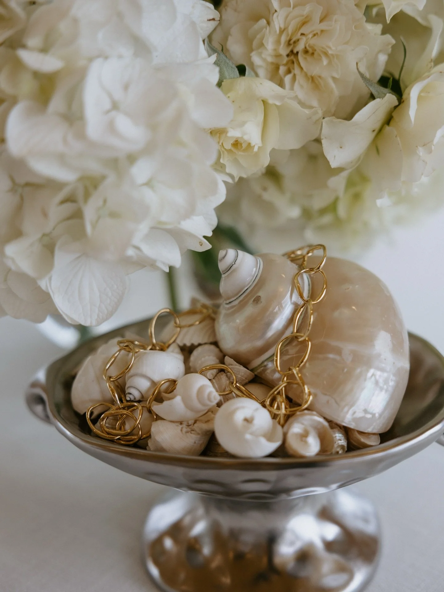 Ending 2025 with @theofficialpandora 🐚 

Christmas event for @theofficialpandora 
Photography &amp; content @madelineanne_creator 
Venue @stsiandra 
Styling @paloma.eventco 
Floral @by.mag.nolia 
Stationery @shescribes_ 

Sydney event photographer. 