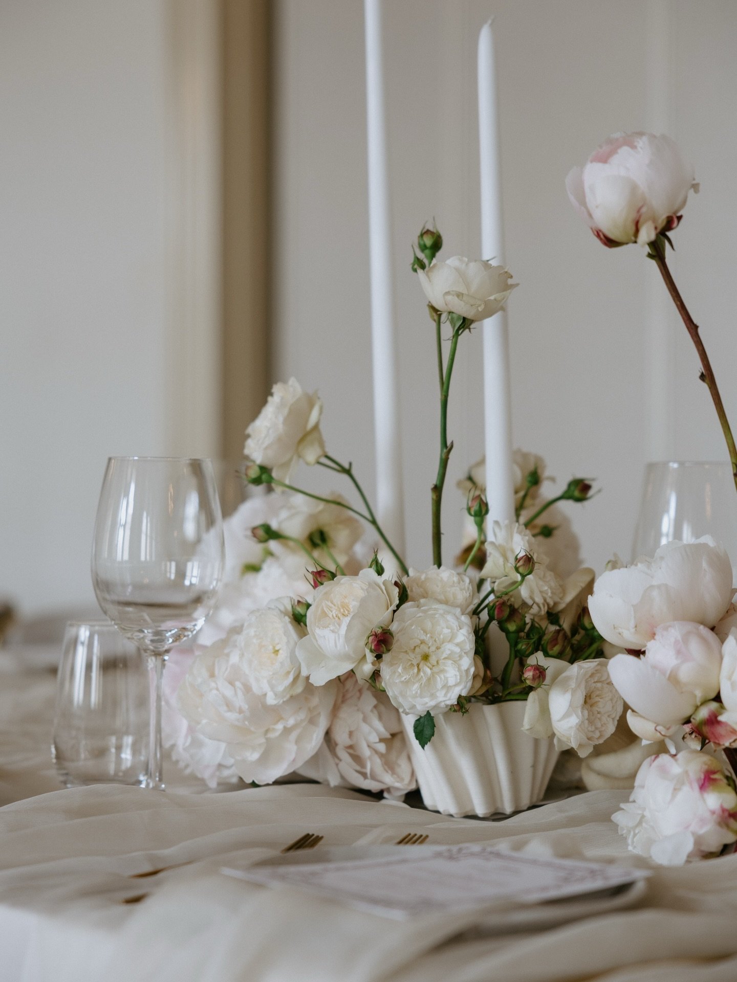 Capturing the ethereal work of @cene.studio at @sophia.prahranarcade late last year, with every beautiful detail 

Brand photography &amp; content @madelineanne_creator 
Planner &amp; Stylist @cene.studio 
Floral Designer @tremellabotanicals 
Venue @