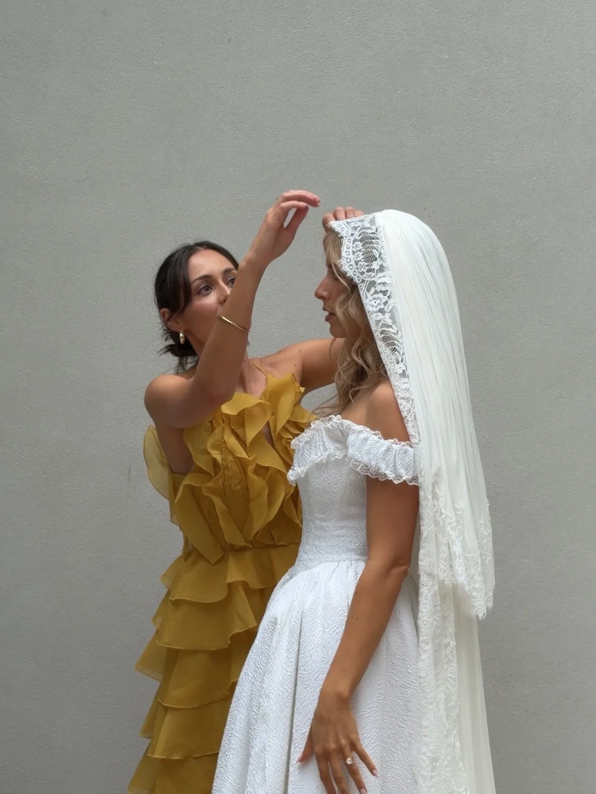 Paris &amp; Jack ~ moments in between 

Photography @kyle.ingram 
Content @madelineanne_creator 
Planner &amp; Stylist @paloma.eventco 
Venue @mca_venues 
Florals @mrsgibbonsflowers 
Stationery @shescribes_ 
DJ @richypenny 
Musician @seani____ 
Make 