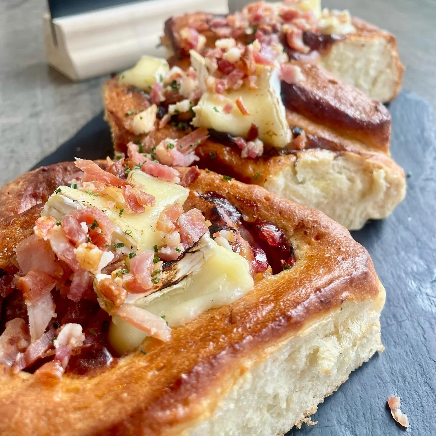 Weekend Specials, served with a smile &amp; keeping us feeling cosy inside 

Bakery : Bacon, brie &amp; cranberry bun
From the Kitchen: 
Pulled pork, stuffing, apple chutney, hawkstone cider gravy ciabatta 
Chicken, hamhock, leek &amp; mushroom pie
K