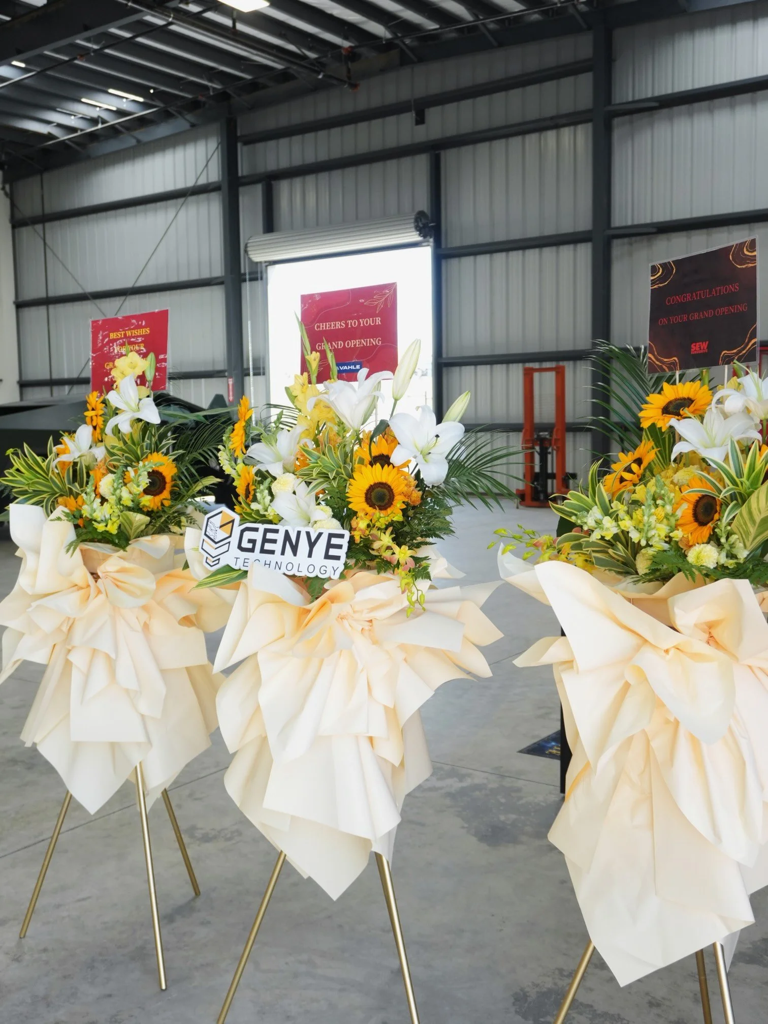 Grand Opening Florals for Genye Technology-1.jpeg