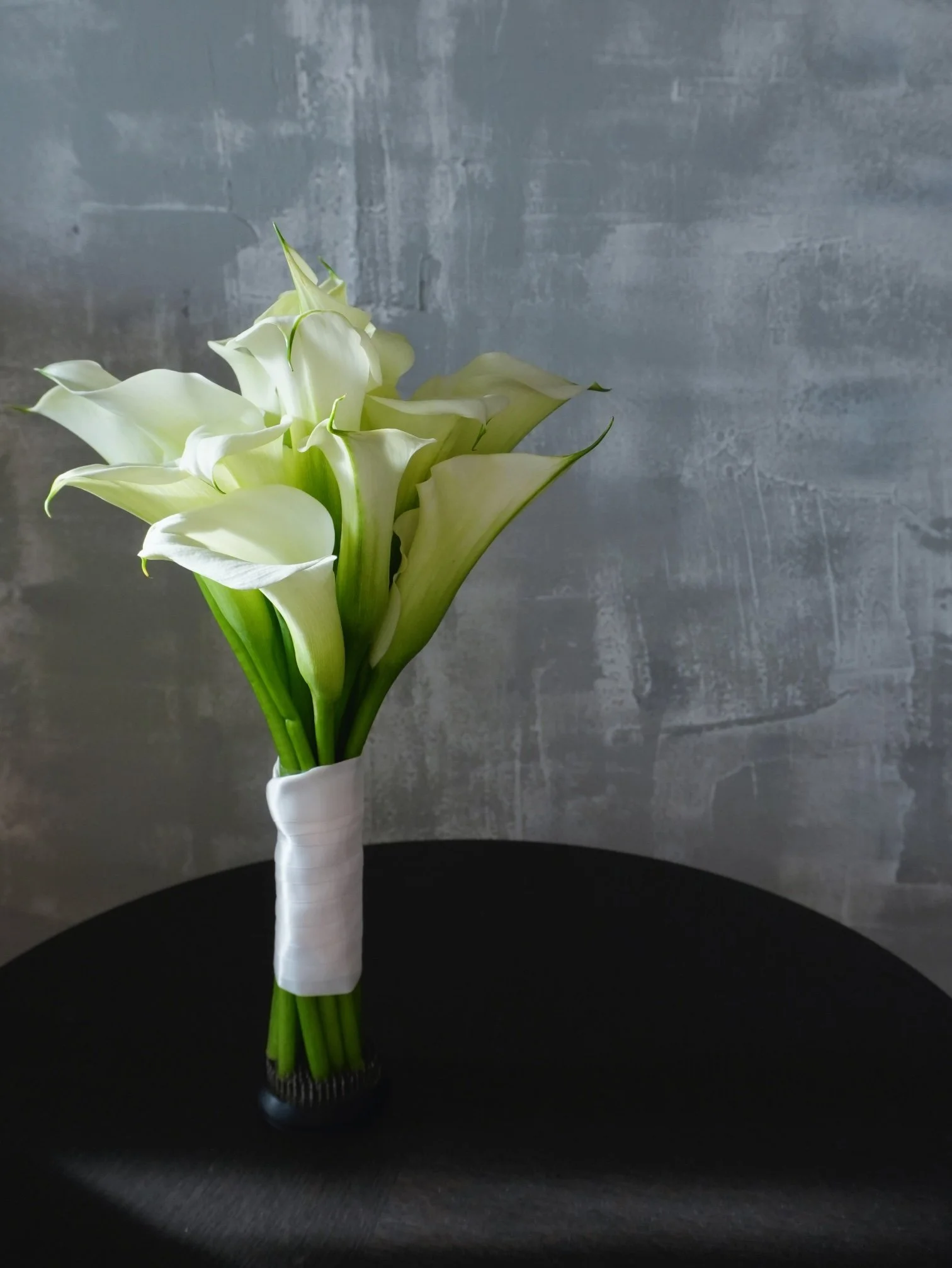 Modern Calla Lily Bridal Bouquet – White.jpeg