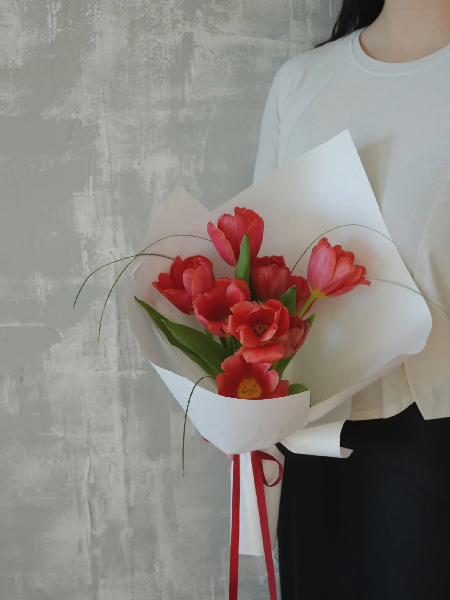 Red Lilies bouquet front view-1.jpeg