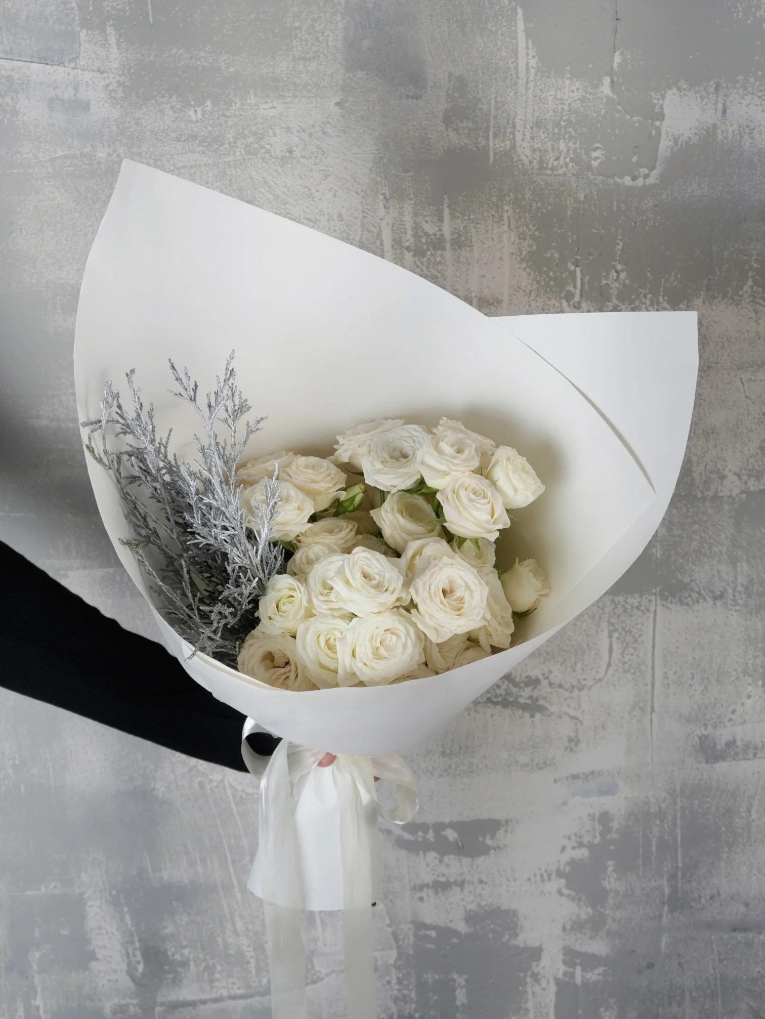 Winter White Rose Bouquet – Minimal White Rose Arrangement.jpeg