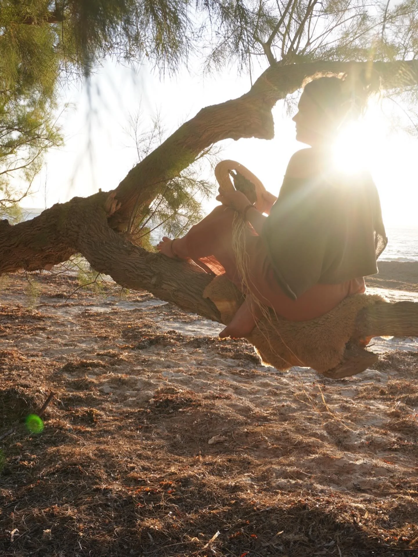 Found a little bay to camp at. The smell of the ocean at my doorway. 
Sand tracked through the van, seaweed stuck between toes. 
Would you believe at 7.30 at night I was stung by a bee? I wonder what they are trying to tell me. That&rsquo;s my 3rd th