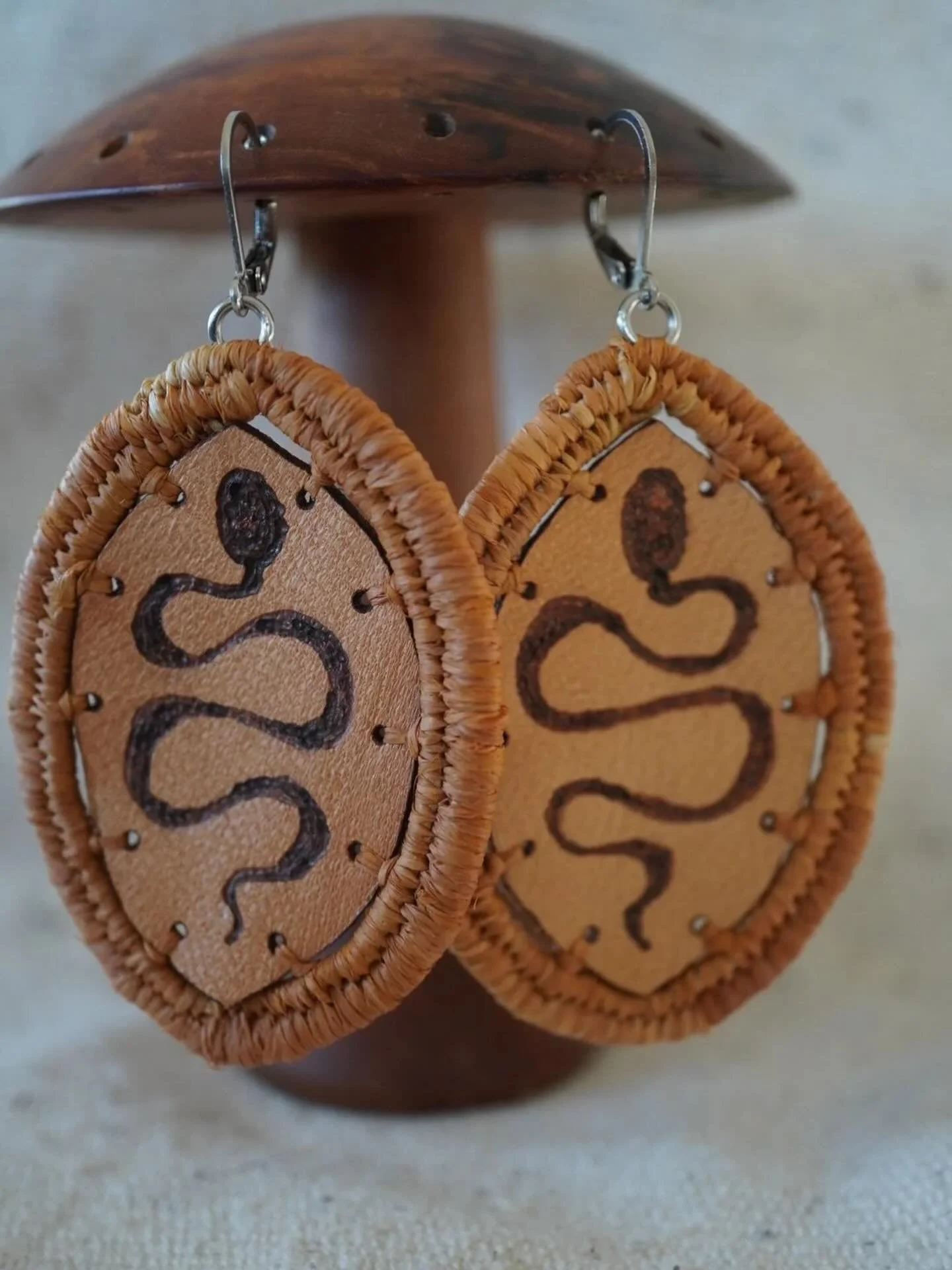 One of my favourite earrings available at the moment are these gorgeous serpent pieces.
For those who love some larger earrings without the weight ✨