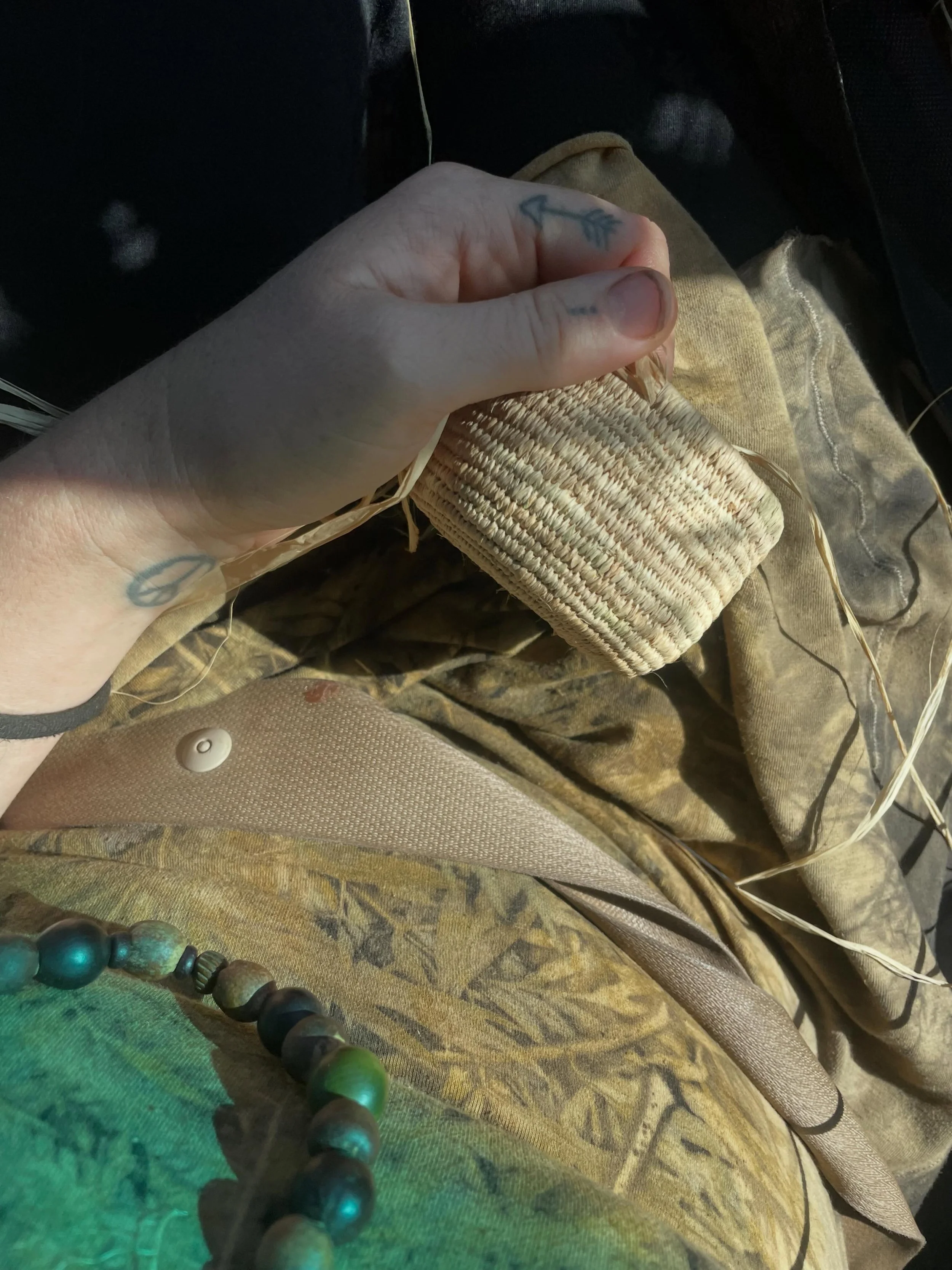 Beating car sickness one stitch at a time. 
Been awhile since we drove to town. 
Wearing my new dress from @ciganka_artforms_from_nature I&rsquo;ll share its full beauty soon ✨