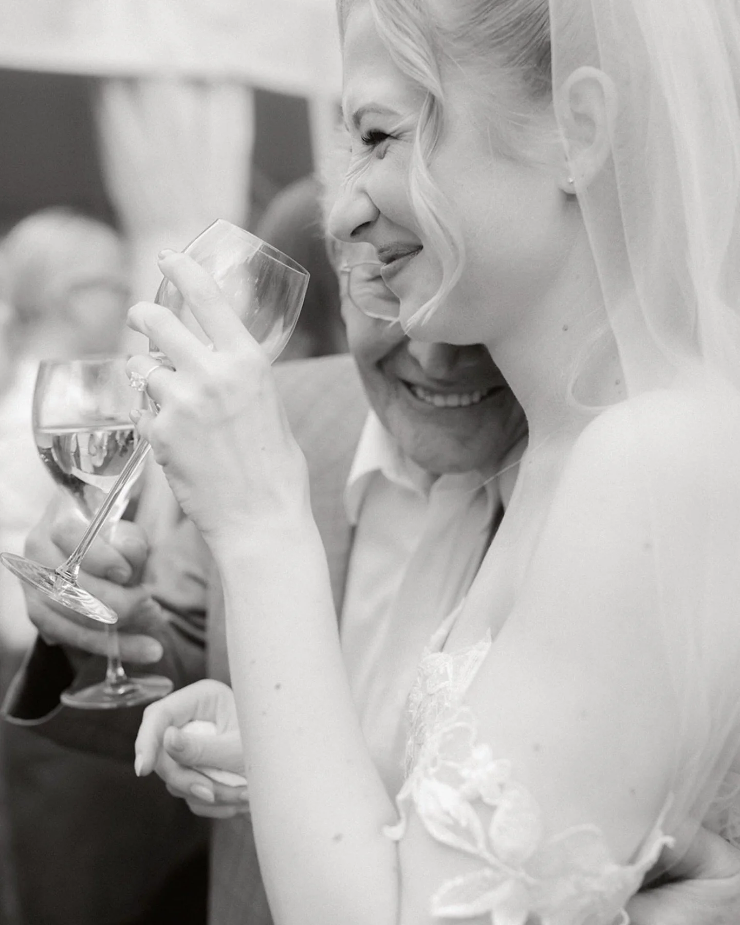 One of my favorite weddings from last year &mdash;
at one of my absolute favorite places.

Landhaus am See, a beautiful summer day,
the best kind of atmosphere,
and a couple that couldn&rsquo;t have been more stunning.

And Milles Fleurs did it again