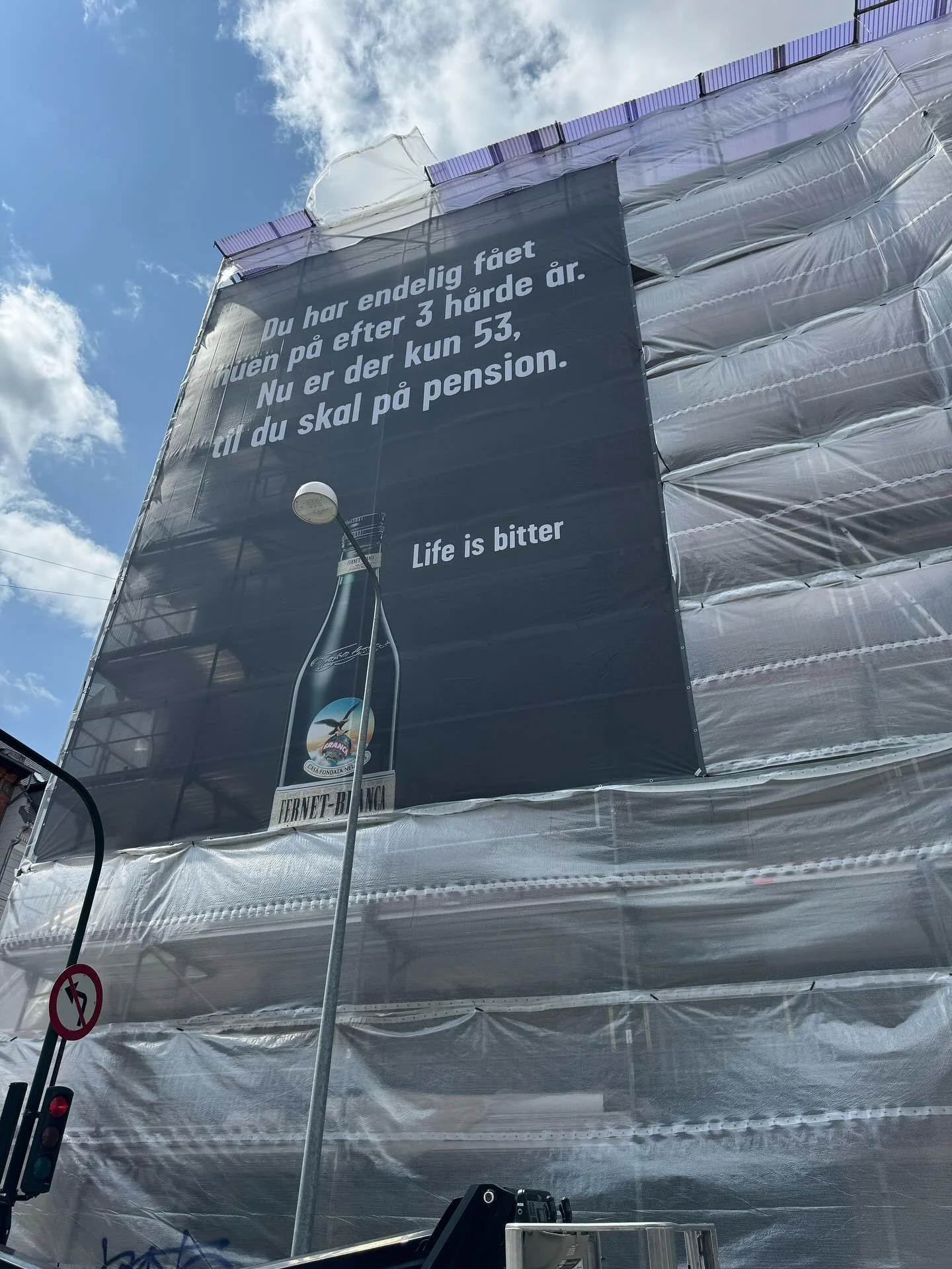 🚧 NY Kampagne P&Aring; FREDERIKSBERG 🚧
Hvem der &ndash; Fernet Branca med ny kampagne p&aring; Frederiksberg 🥳
Kun 53 &aring;r tilbage 🫣

Vi er live p&aring; Gammel Kongevej 124 &ndash; midt i hjertet af det eksklusive Frederiksberg! 🌿

Fernet B