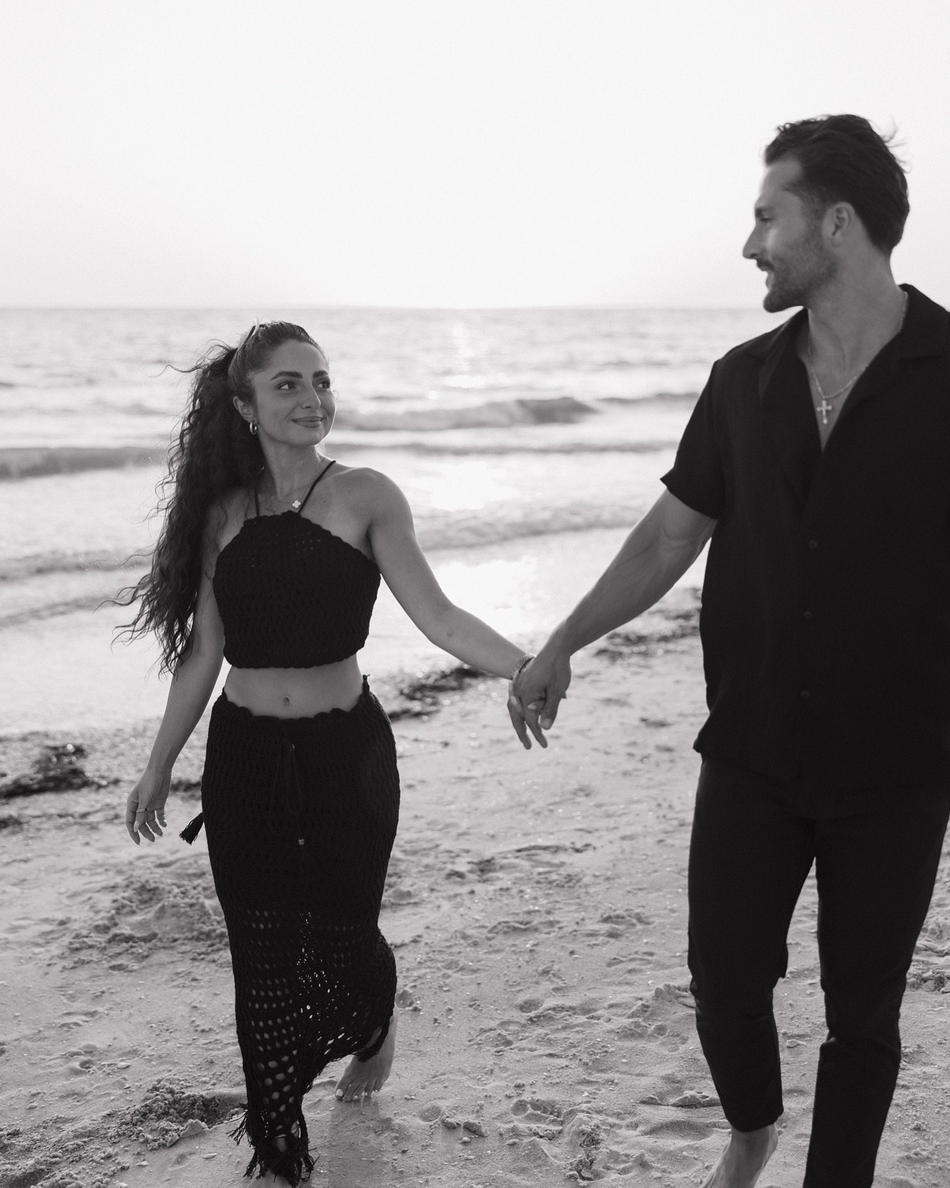 A love story in black and white 🖤🤍🌊

When I photograph couples, especially during engagement sessions, I focus on slowing down. It is in that slower pace that I can really observe: the subtle gestures, the unspoken connection, the emotion that liv