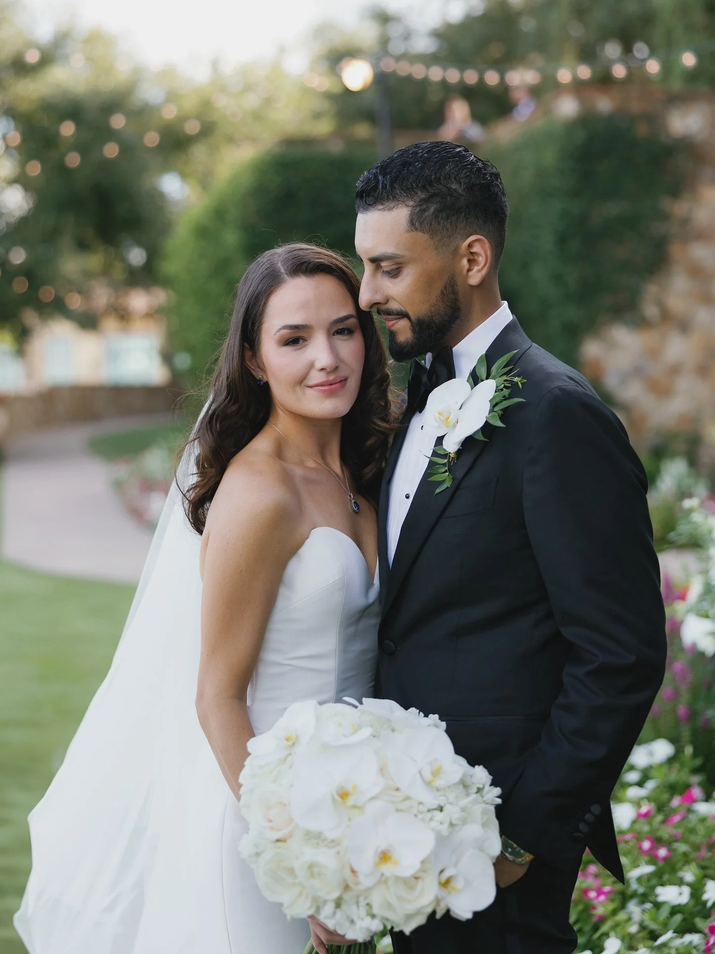 A stunning wedding day under the sun at Bella Collina for A+R 🕊️

Second shot for @ariannajphotography

#floridaweddingphotographer 
#southfloridaweddingphotographer
#sarasotaweddingphotographer
#annamariaislandwedding 
#sarasotaphotographer
#florid