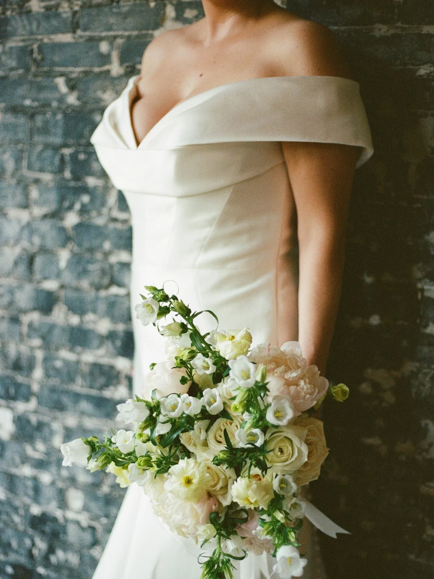 Some 35mm film slides of a gorgeous wedding at the Oxford Exchange 🍒🖤

Second shot for @ariannajphotography