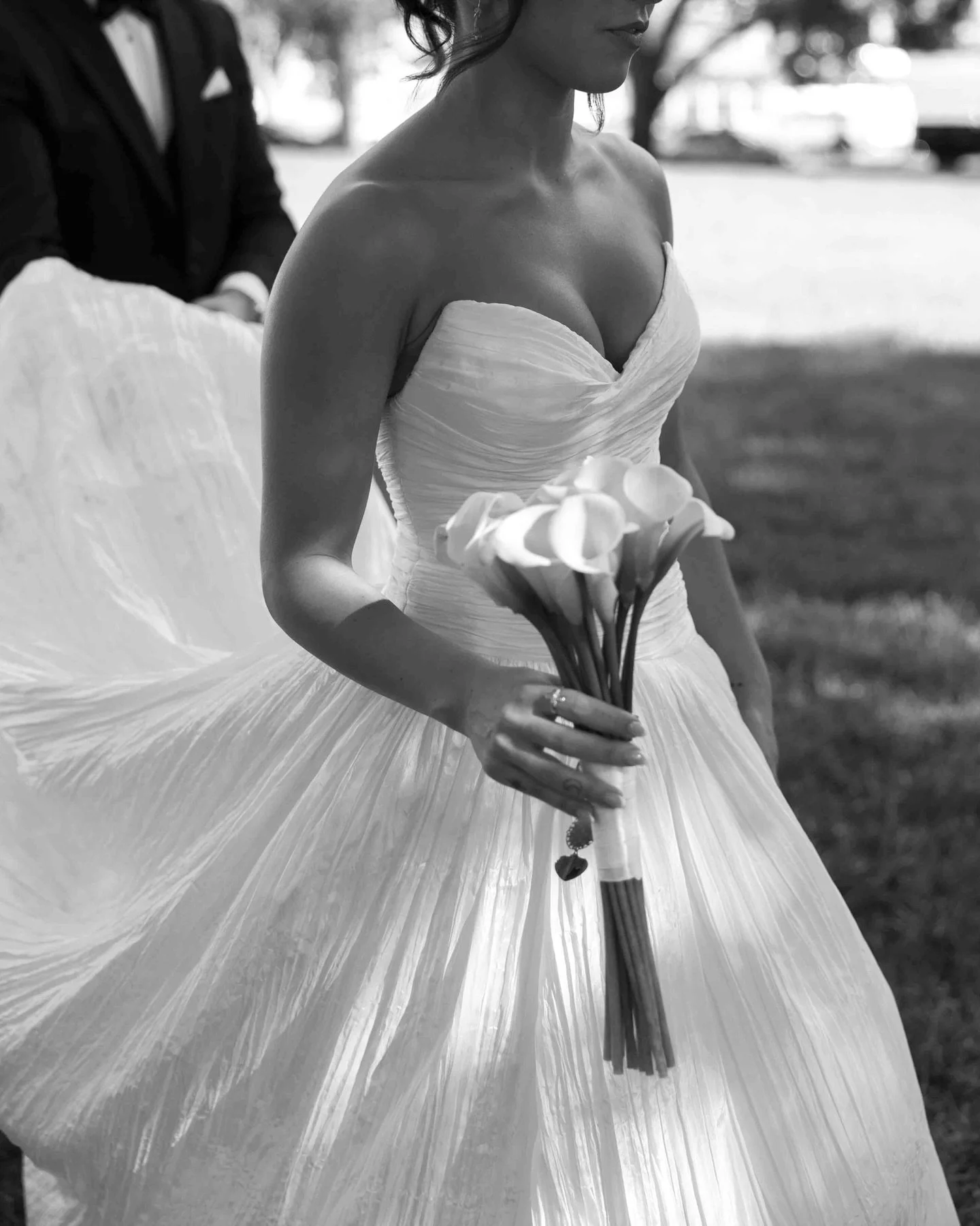 A elegant blend of digital and film for this stunning wedding at St Pete Museum of Art 🖤✨

Second shot for @ariannajphotography

#floridaweddingphotographer 
#southfloridaweddingphotographer
#sarasotaweddingphotographer
#annamariaislandwedding 
#sar