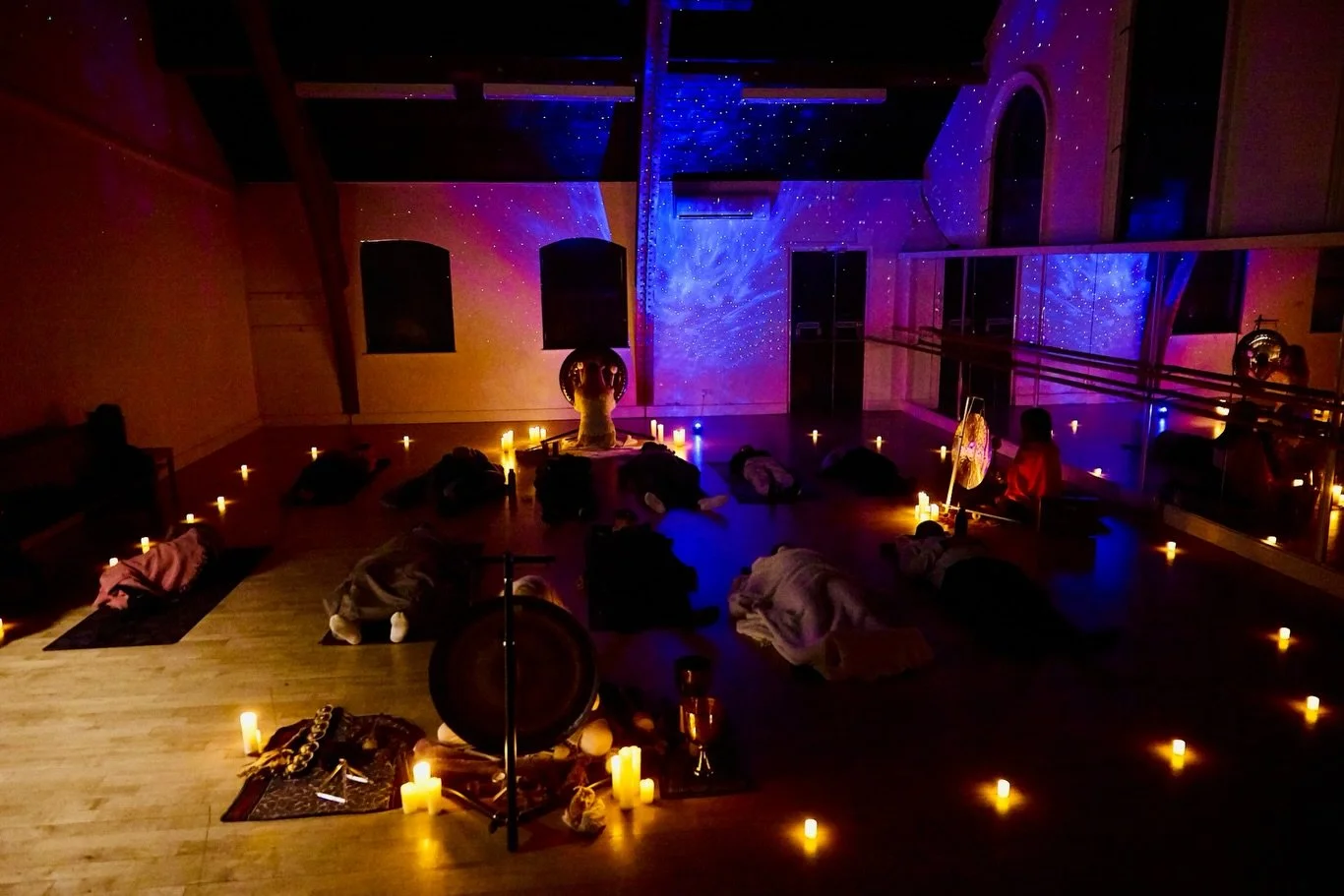 Three women, three gongs, and one luminous winter evening at The Tabernacle. Wrapped in dreamy light, palo santo, and shimmering overtones, we created an ethereal soundscape that warmed the room from the inside out. It felt like a moment of deep rest