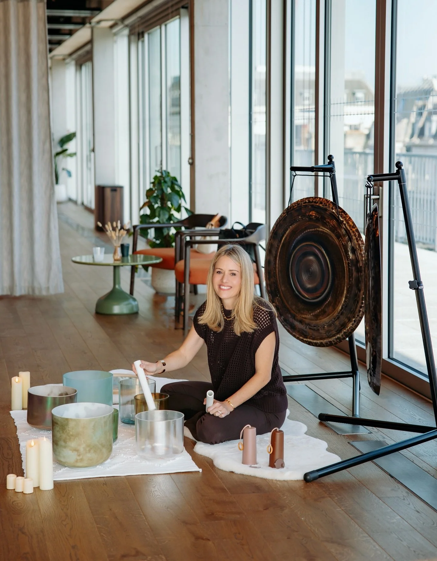 What a day! 🌞☀️It was an honor to lead a Sound Bath experience for Culture Connect at ASL, hosted at SpaceHouse London. On a stunning day, we came together with breathtaking views of London. It was a serene setting to reflect, recharge, and reconnec