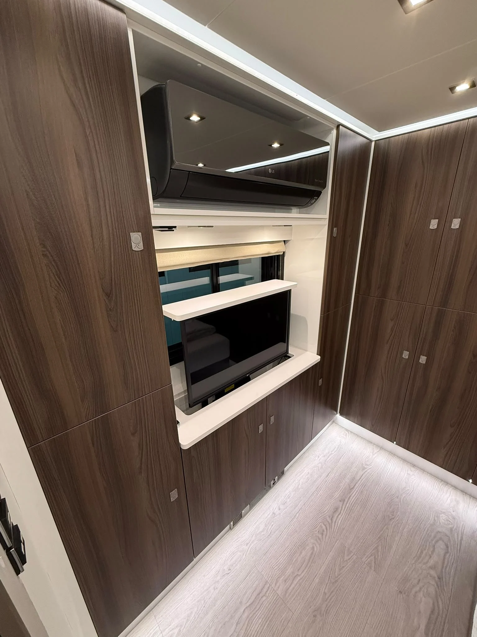 WhatsApp Image 2026-06-02 at 23.33.30 (11).jpeg