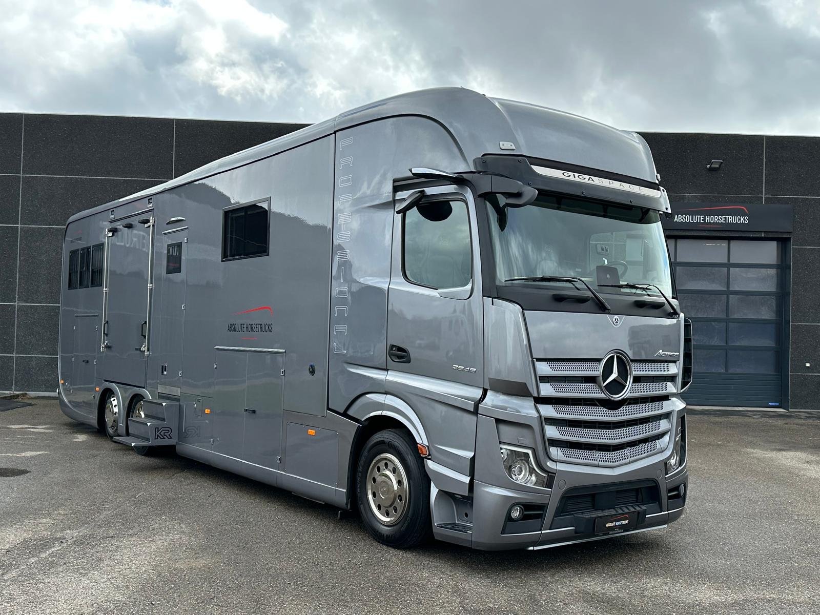 WhatsApp Image 2026-02-22 at 19.57.20.jpeg