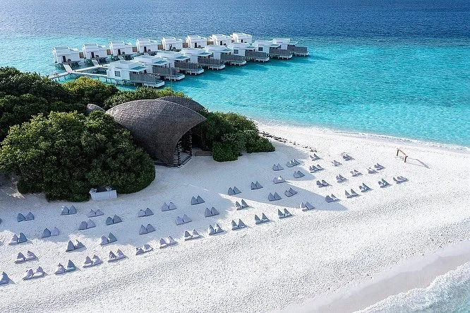 Dhigali Maldives ✨

Booked for a lovely couple swapping grey UK skies for 11 nights of Maldivian sunshine in their own Deluxe Beach Bungalow next month 🏝️ 

Tucked away in the remote Raa Atoll, Dhigali Maldives is a 5* premium all-inclusive resort w