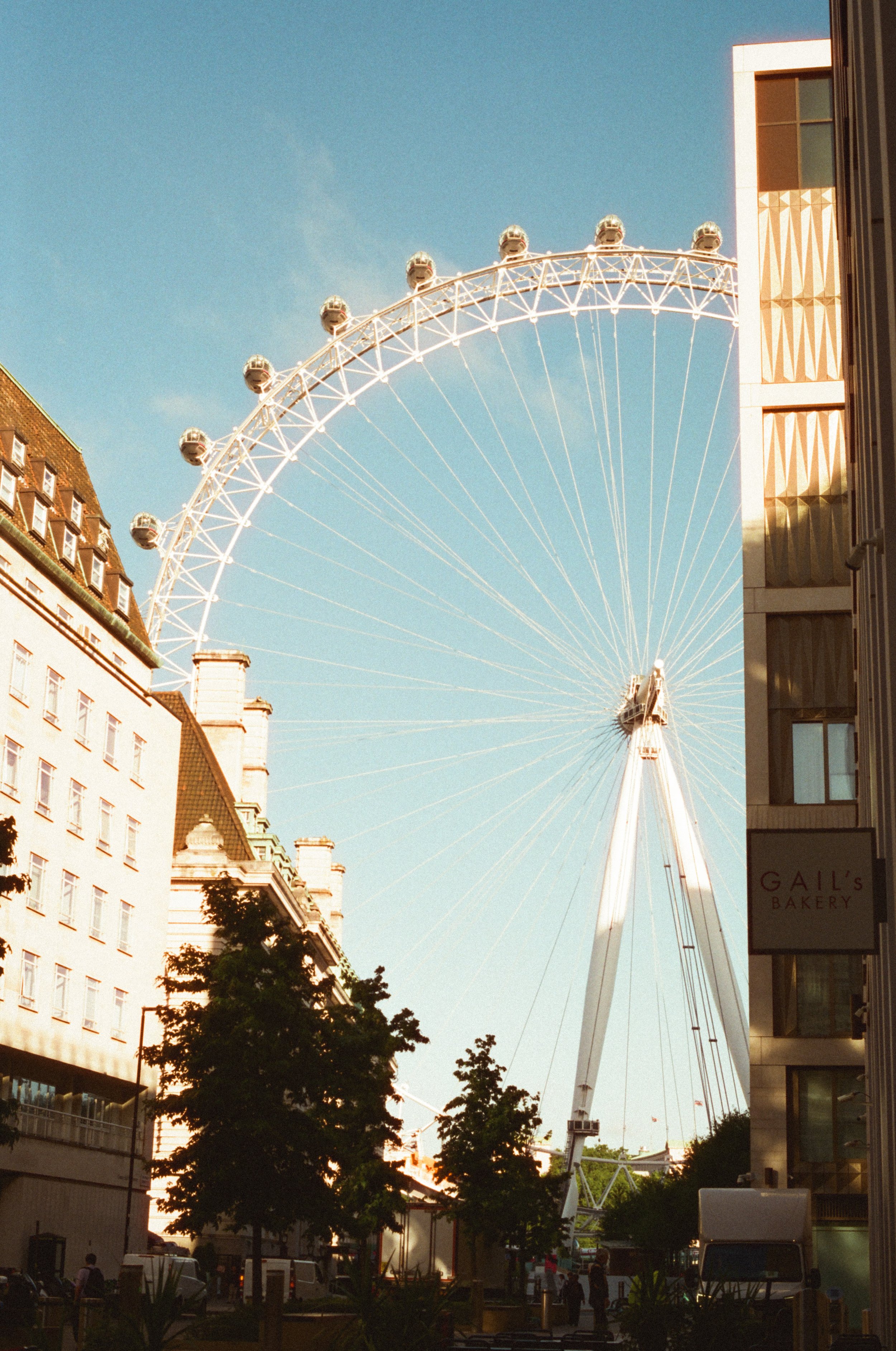 London_Eye_Between_Buildings.jpg