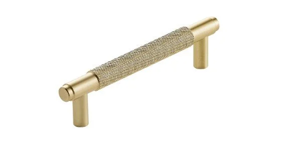 Brushed brass kitchen cabinet handle for bespoke luxury kitchen renovations by NWTI.
